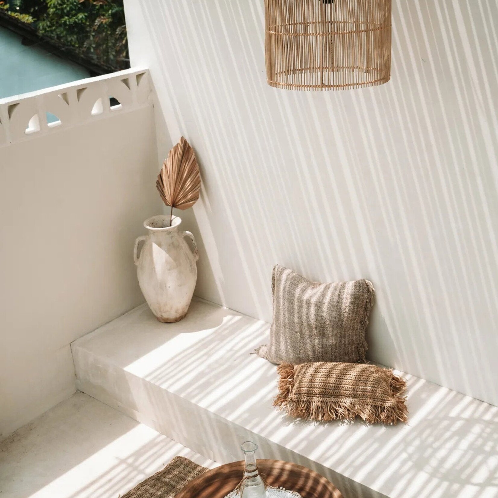 Bazar Bizar Antwerp The Seagrass Shell Placemat - White