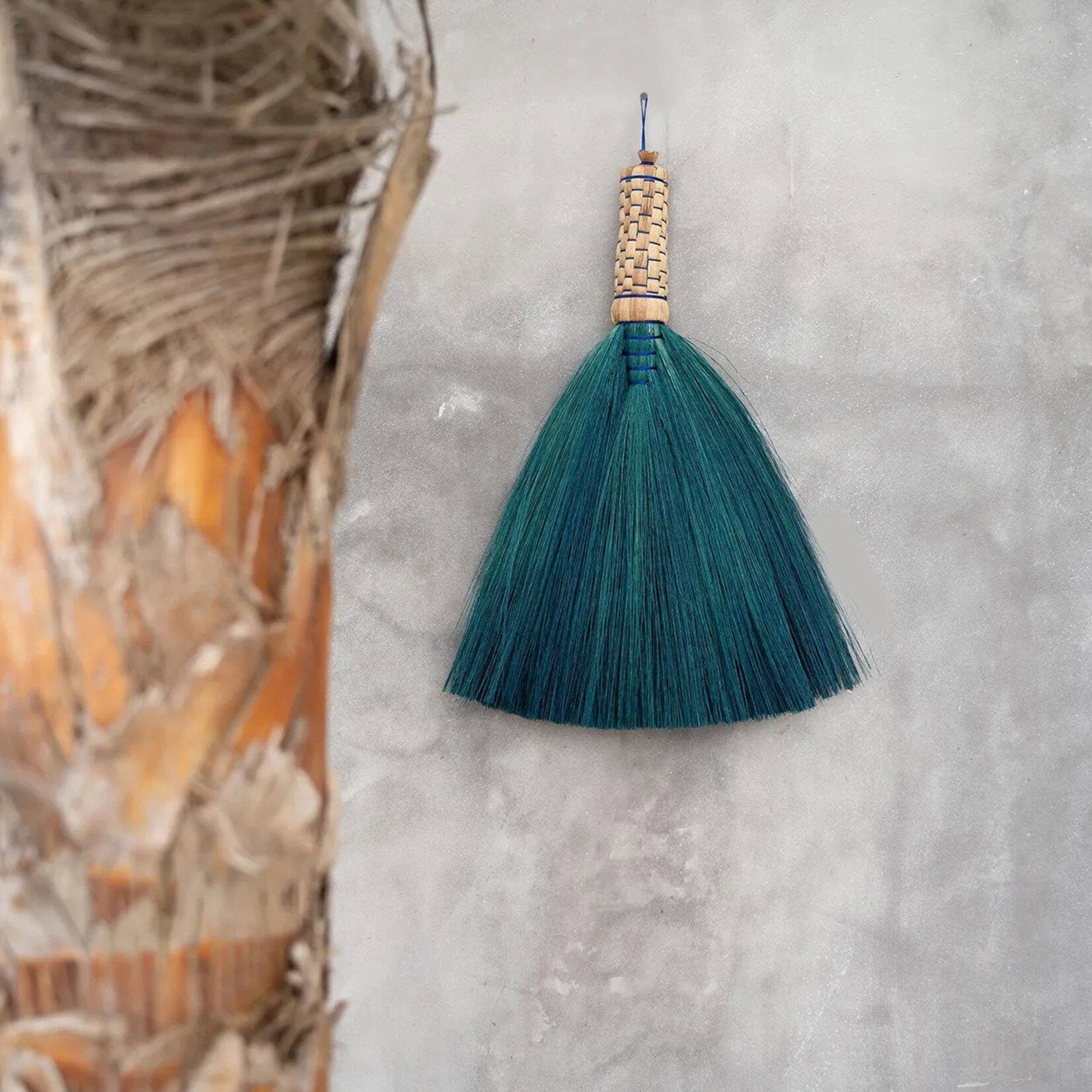 Bazar Bizar The Sweeping Brush - Turquoise