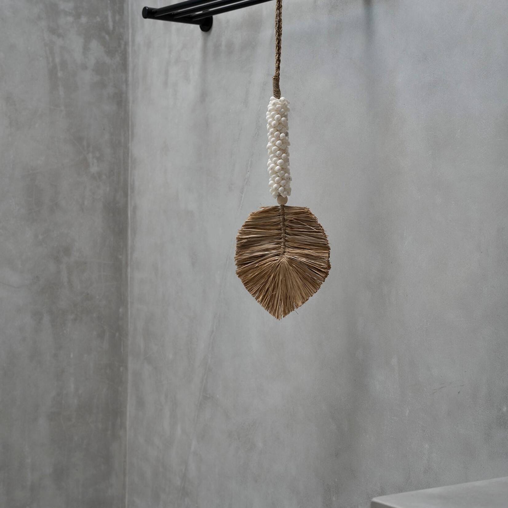 Bazar Bizar Antwerp The Raffia Shell Tassel - White Natural