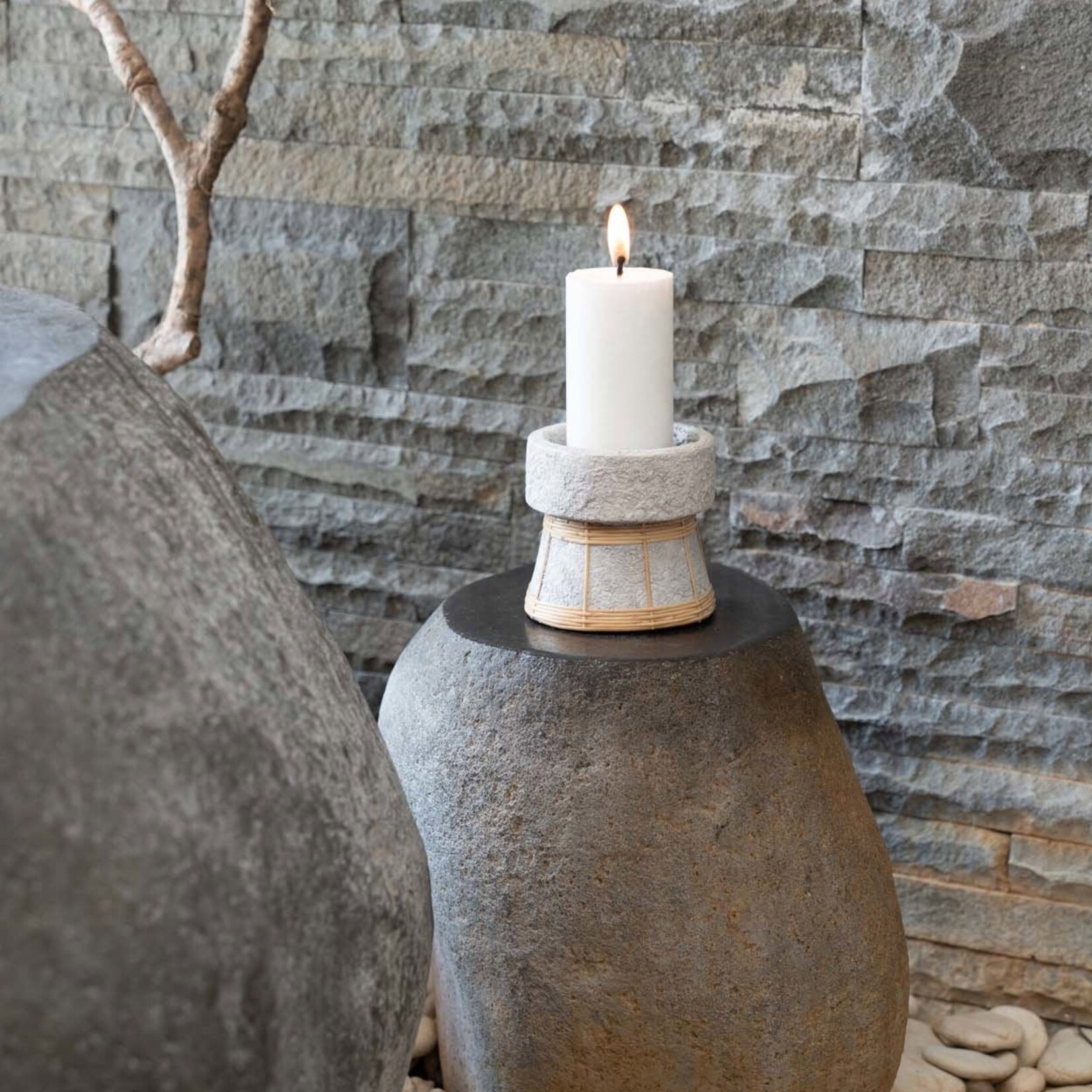 Bazar Bizar Antwerp The Serene Candle Holder - Concrete Natural - S