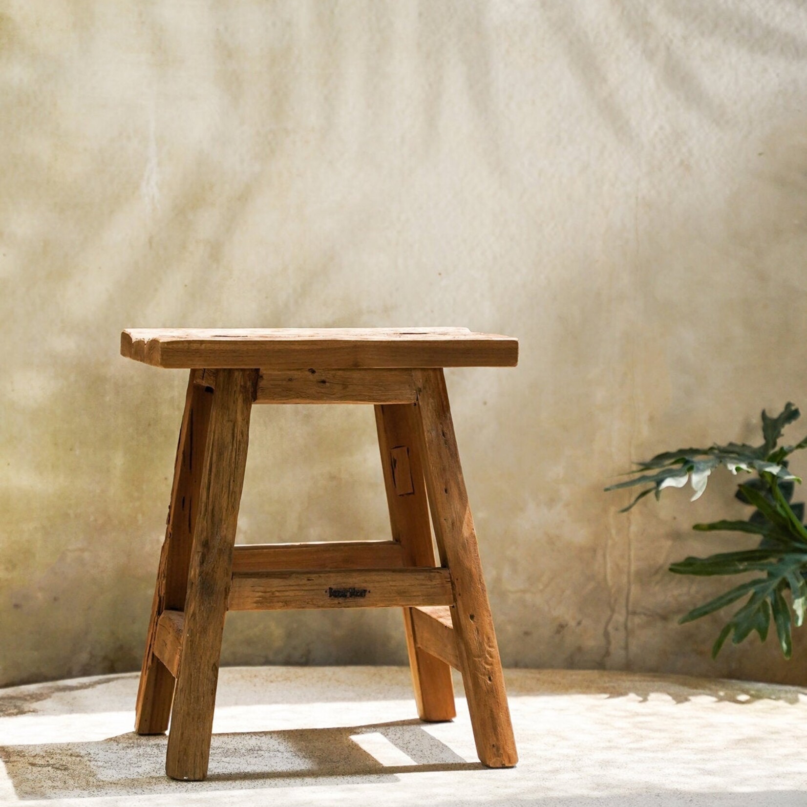 Bazar Bizar Antwerp The Yoke Stool - Natural - L