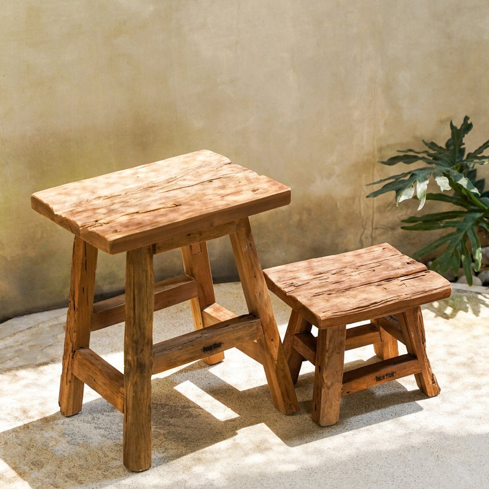Bazar Bizar Antwerp The Yoke Stool - Natural - L