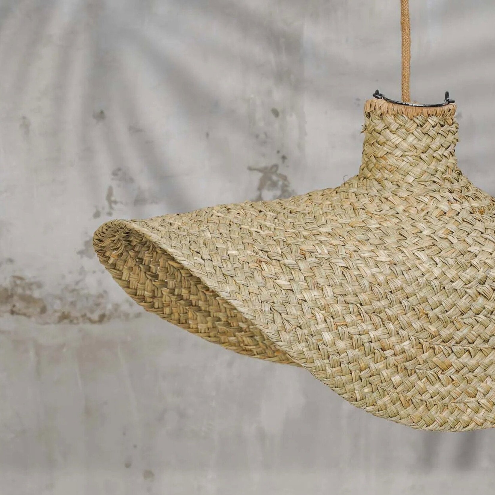 Bazar Bizar Antwerp The Qubba Pendant - Natural - M