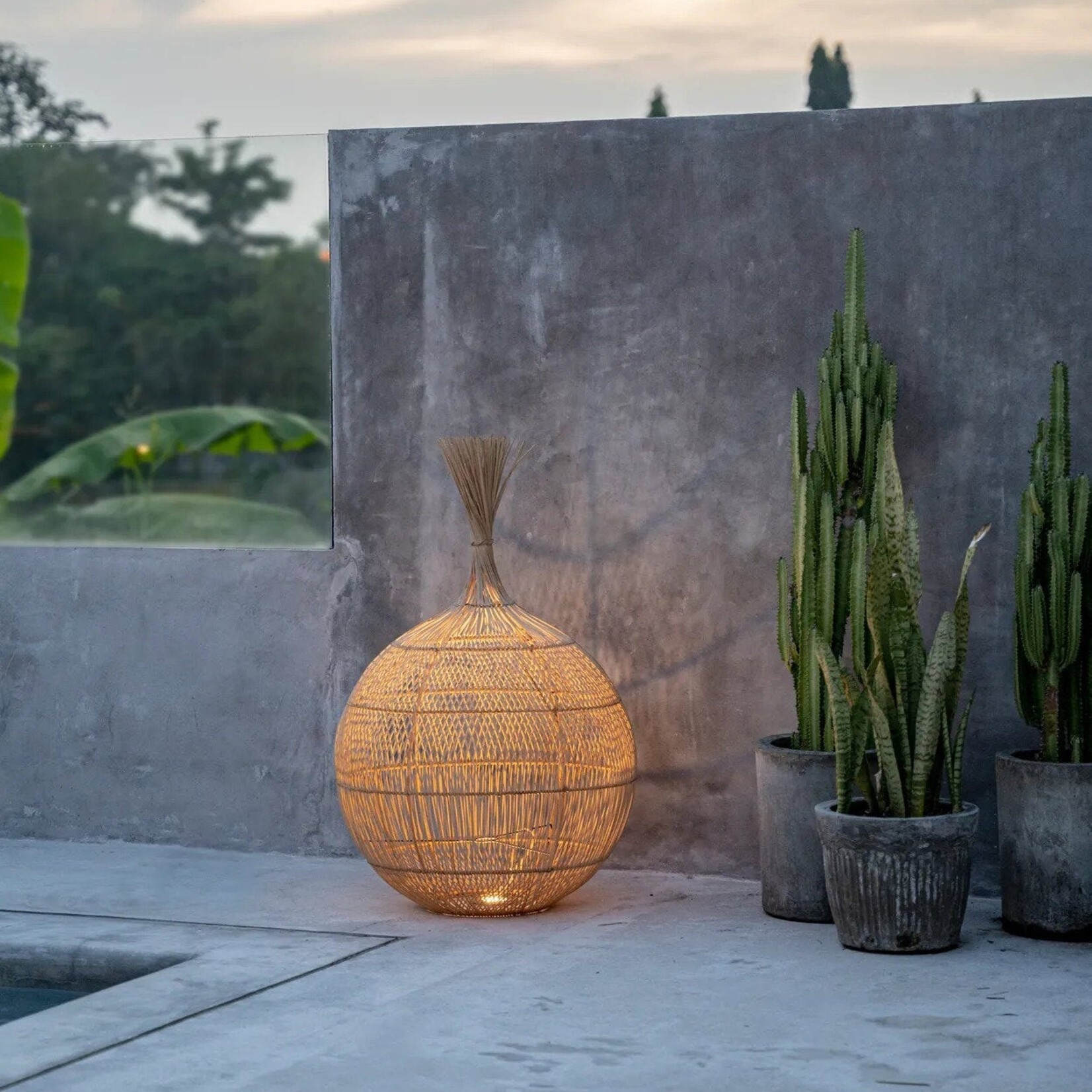 Bazar Bizar Antwerp The Wonton Floor Lamp - Pendant - Natural