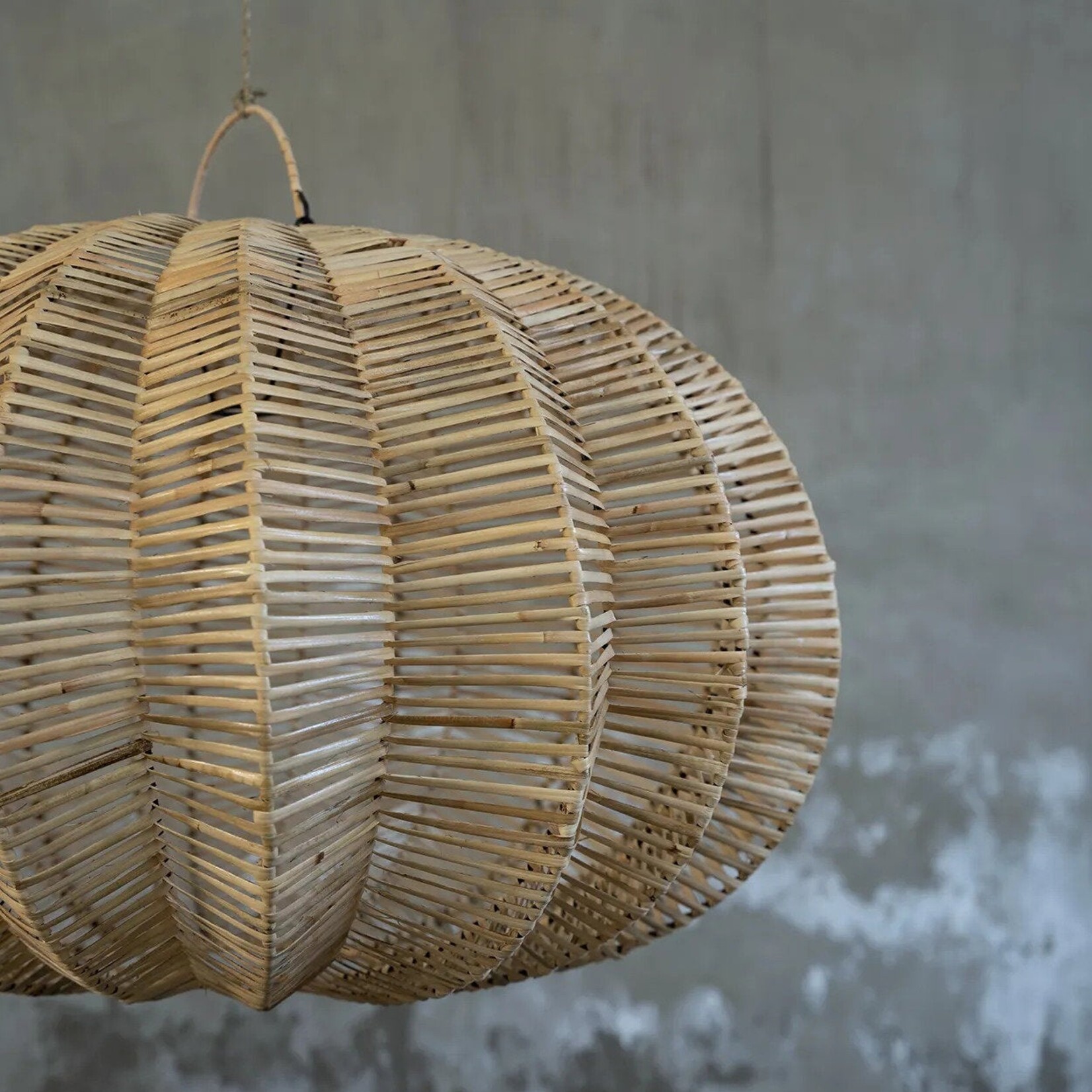 Bazar Bizar Antwerp The Cerise Pendant - Natural