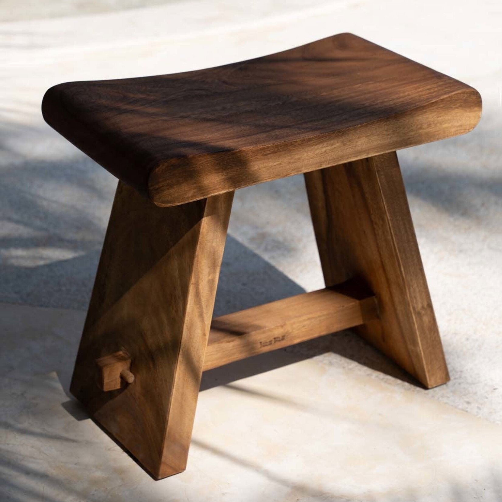 Bazar Bizar Antwerp The Suar Stool - 50