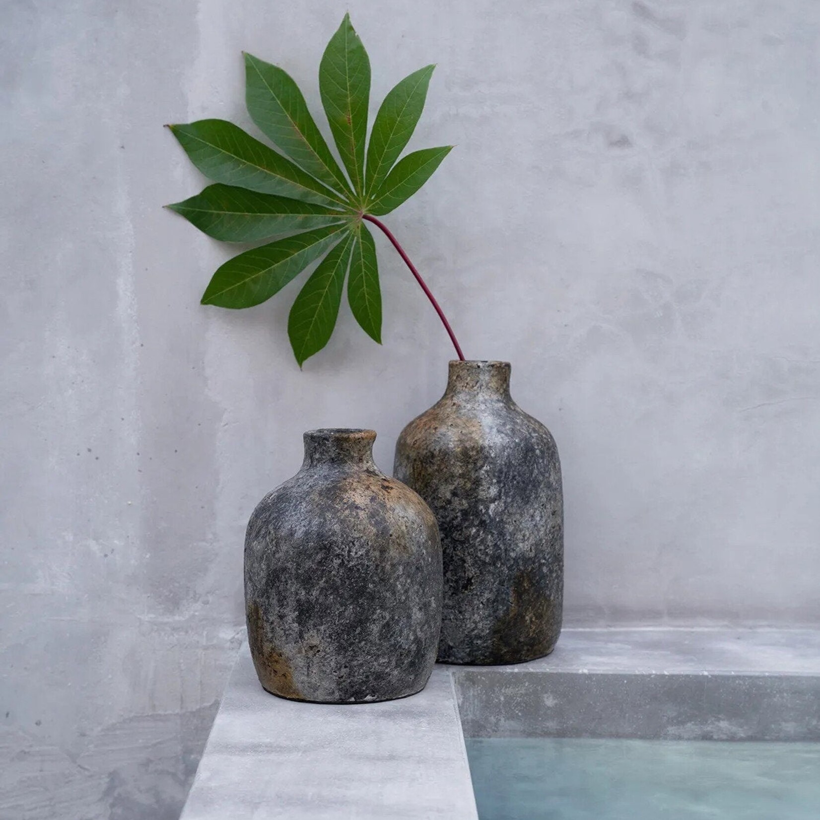 Bazar Bizar Antwerp The Classy Vase - Antique Grey - S