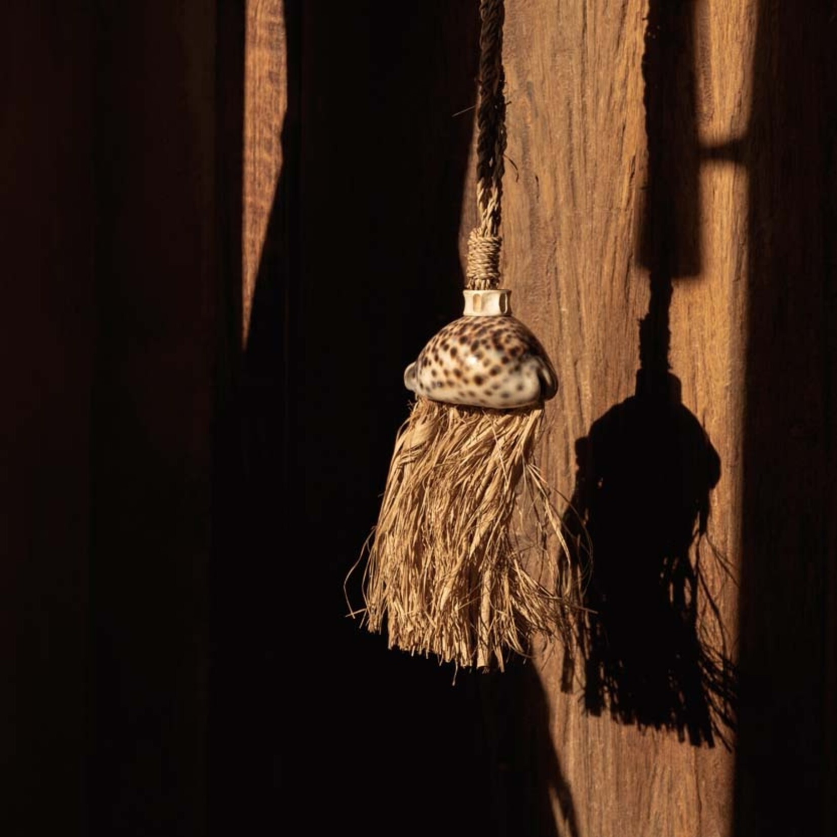 Bazar Bizar Antwerp The Raffia Lupina Tassel - Natural