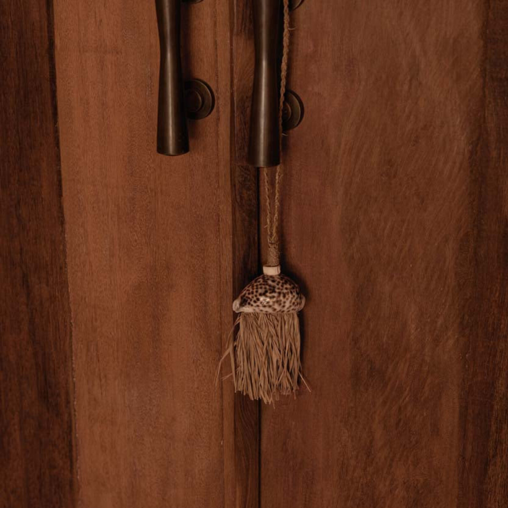 Bazar Bizar Antwerp The Raffia Lupina Tassel - Natural