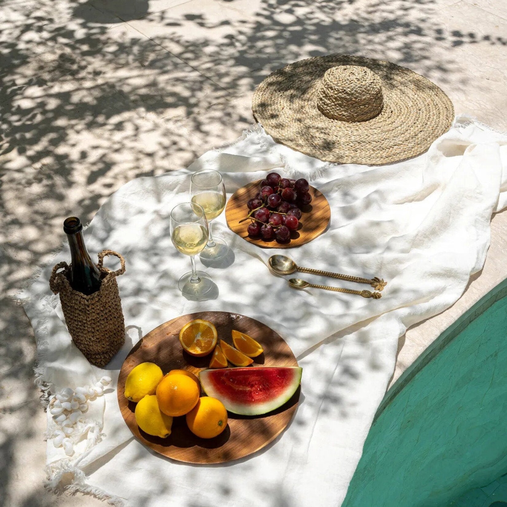 Bazar Bizar Antwerp The Teak Root Round Plate - XL