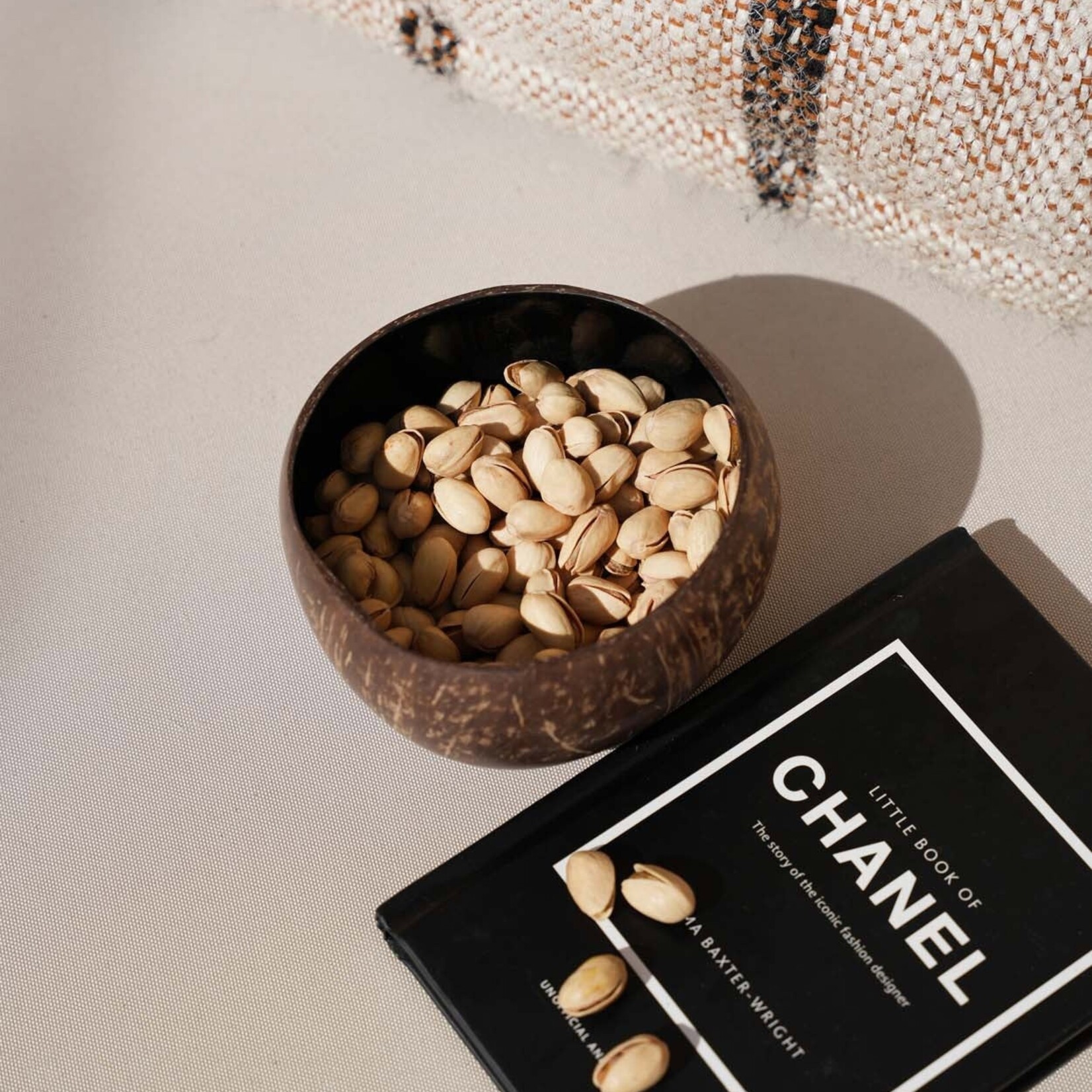 Bazar Bizar Antwerp The Coco Food Bowl - Natural Black