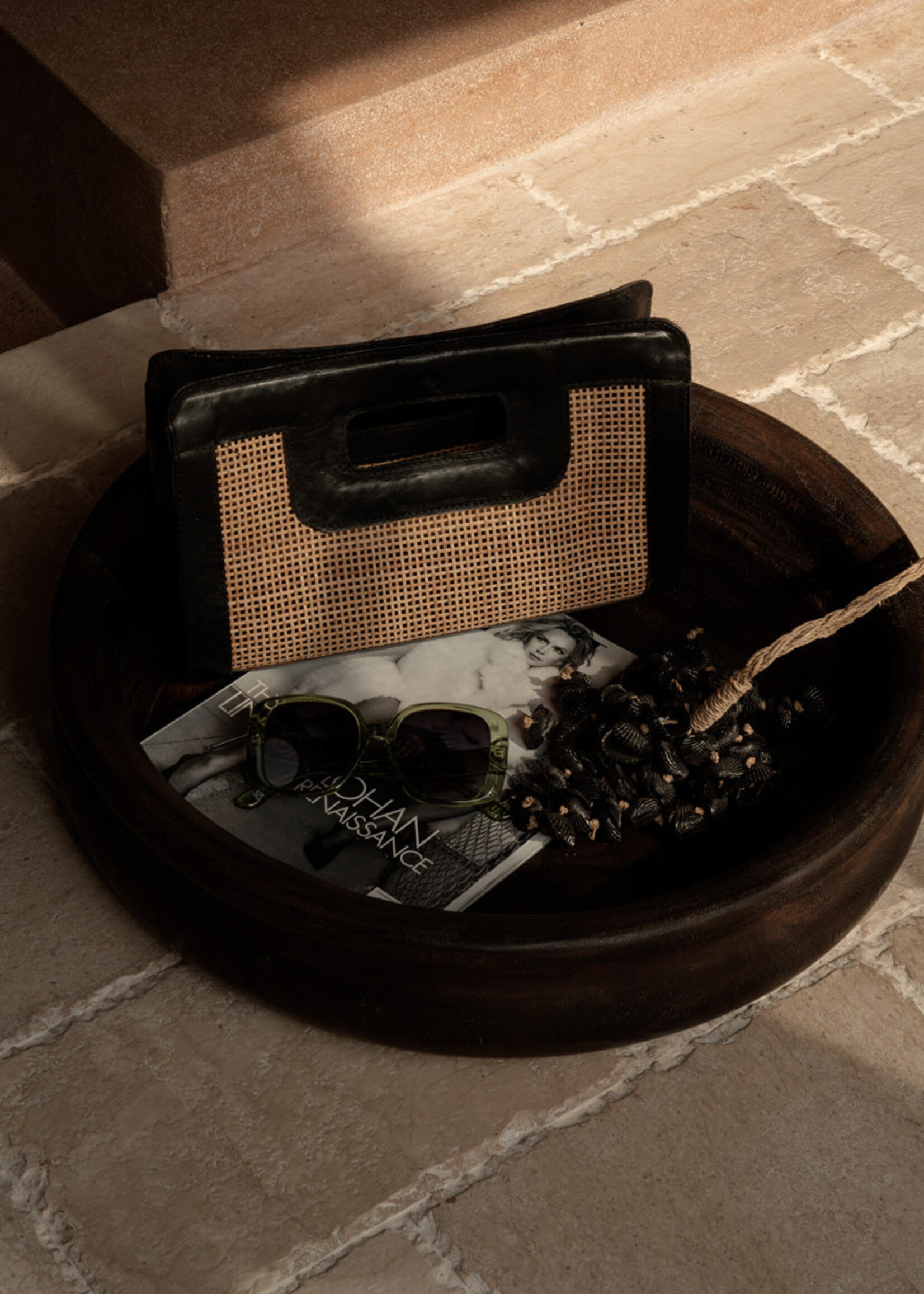 Bazar Bizar Antwerp The Riviera Noir Clutch - Natural Black