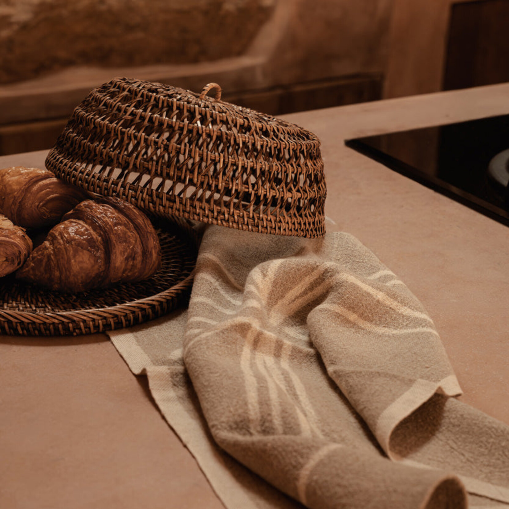 Bazar Bizar Antwerp The Rattan Food Cover - Natural Brown - L