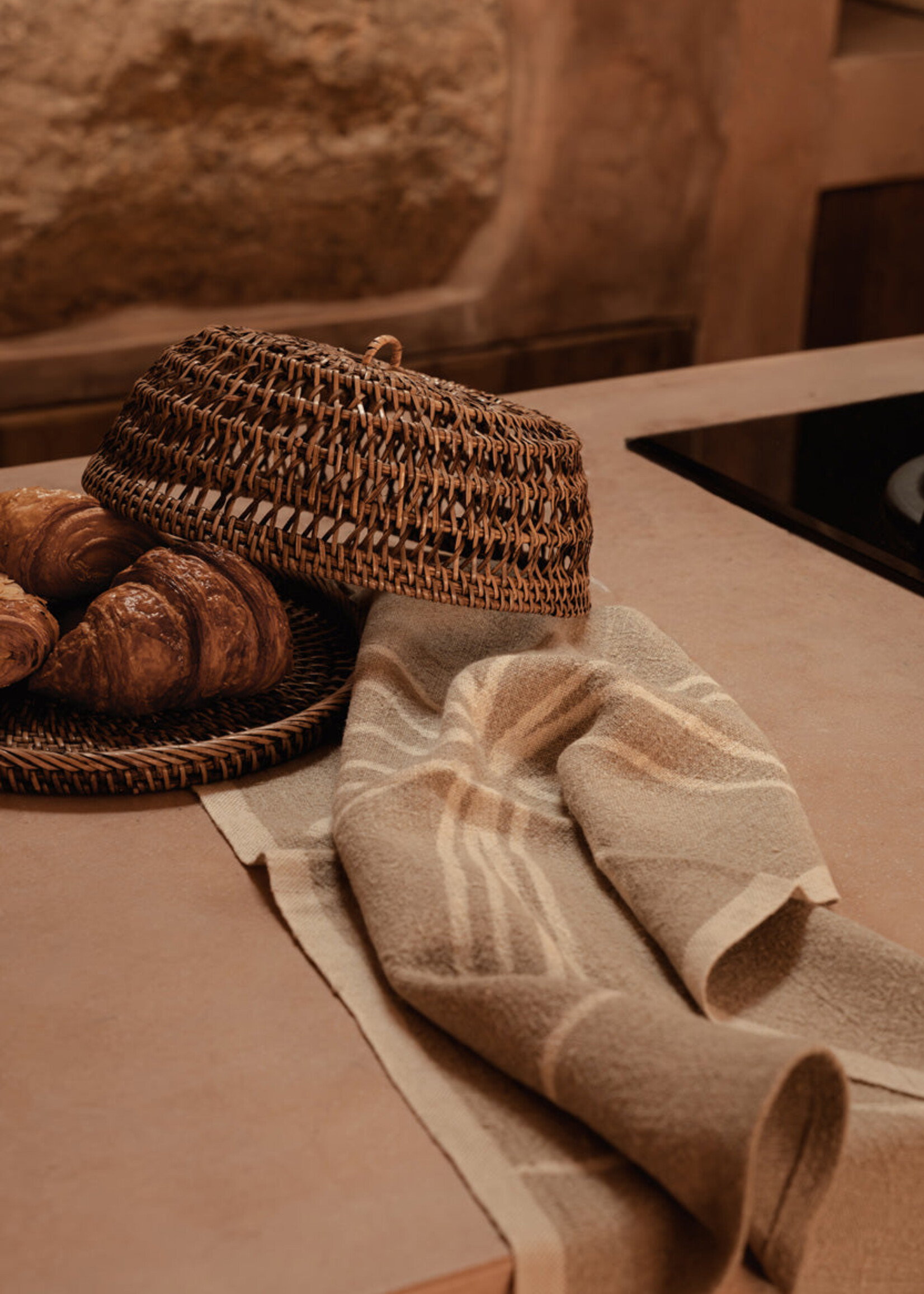 Bazar Bizar Antwerp The Rattan Food Cover - Natural Brown - L