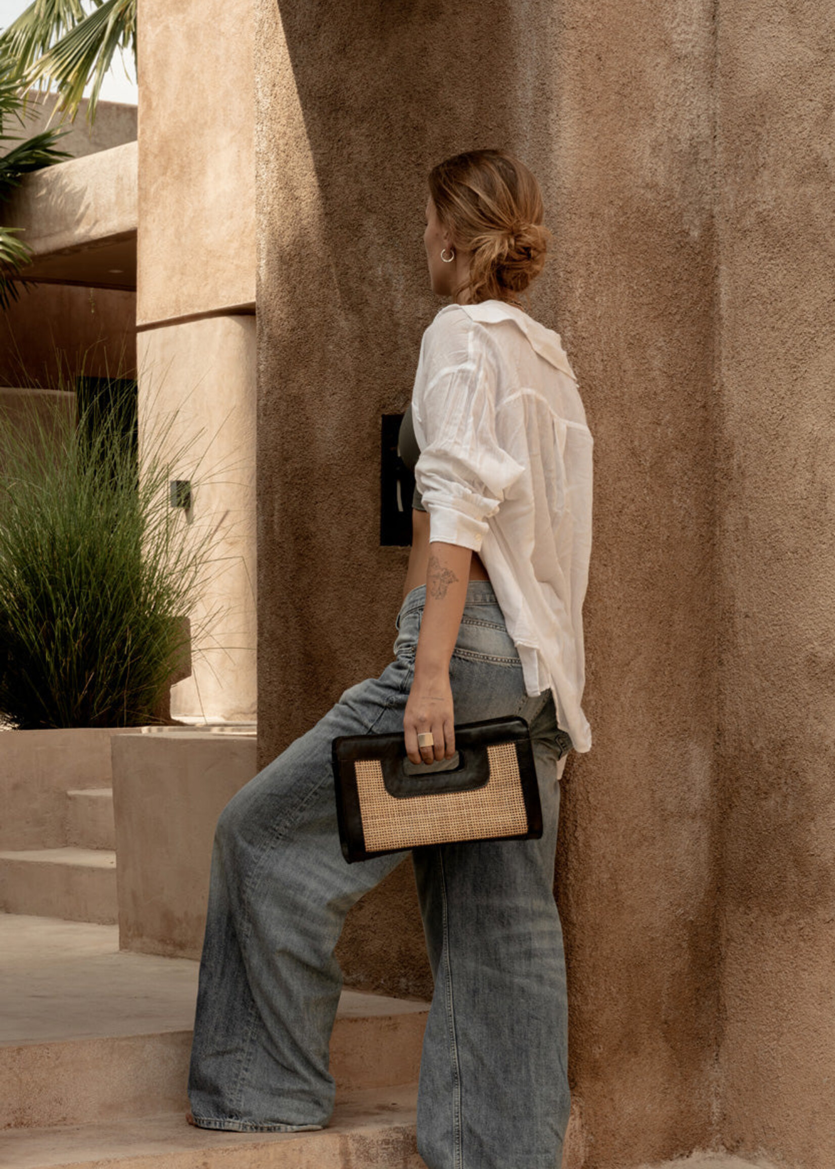 Bazar Bizar Antwerp The Riviera Noir Clutch - Natural Black