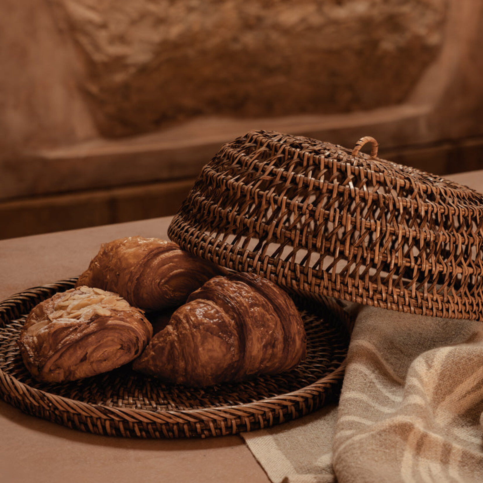 Bazar Bizar Antwerp The Rattan Food Cover - Natural Brown - L