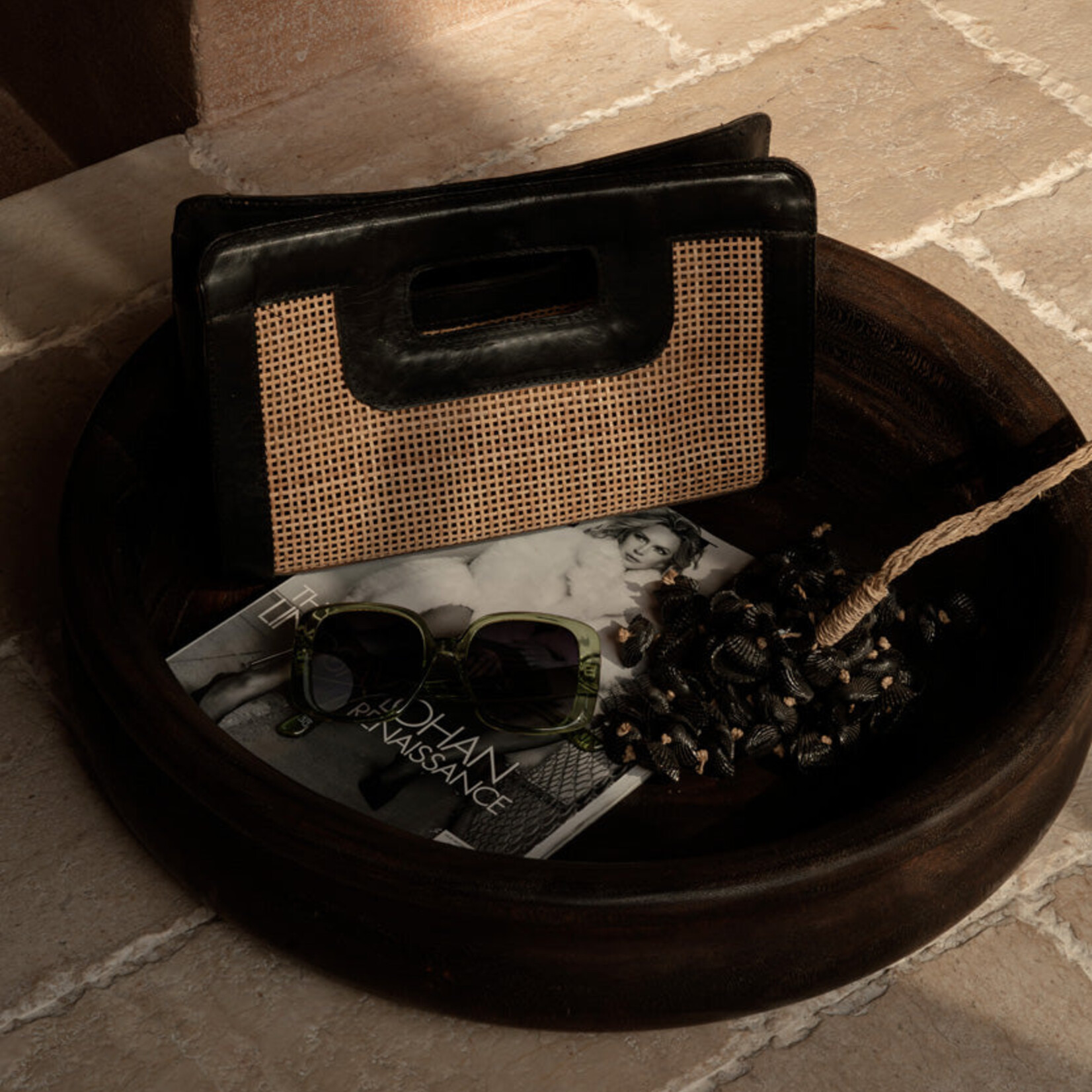 Bazar Bizar Antwerp The Riviera Noir Clutch - Natural Black