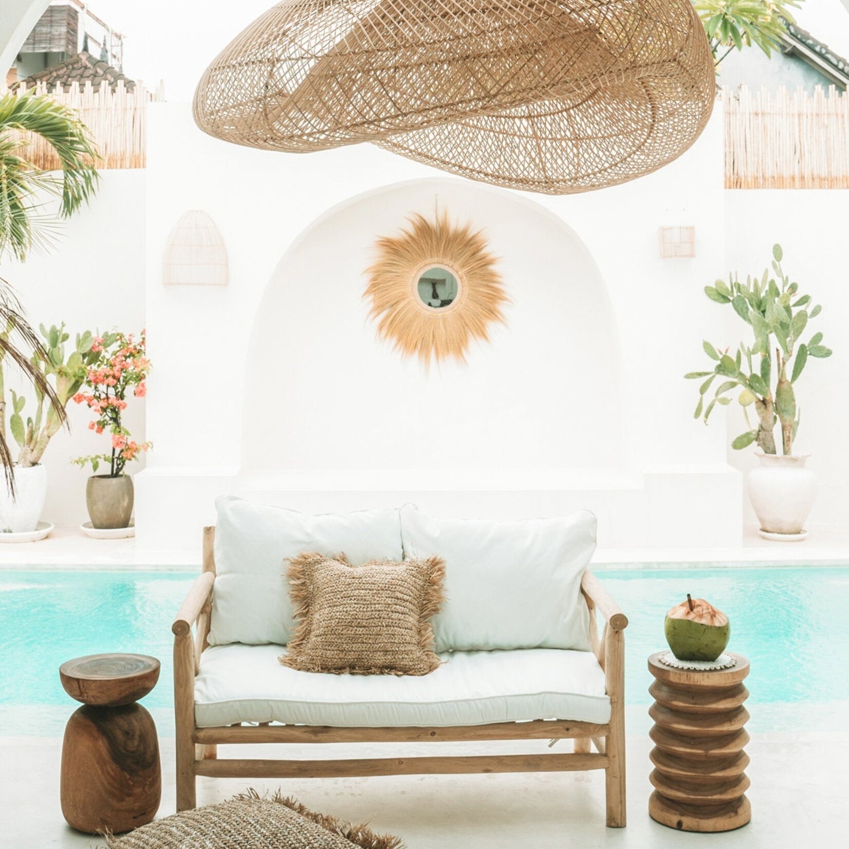 Bazar Bizar Antwerp The Galapagos Stool - Natural