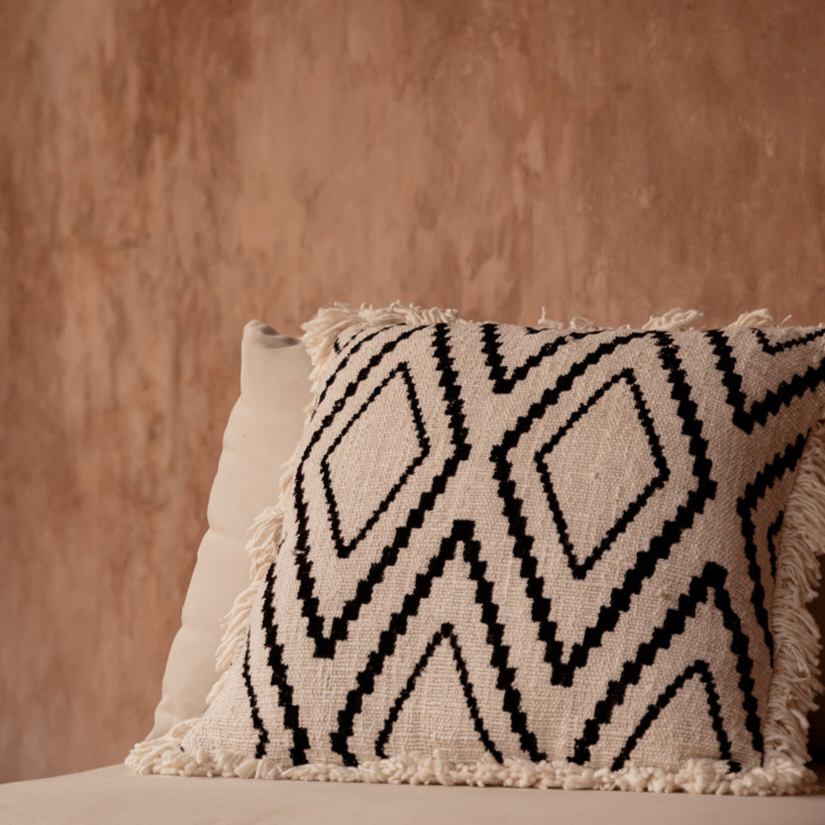 Bazar Bizar Antwerp The Sahara Diamond Cushion Cover - Natural Black