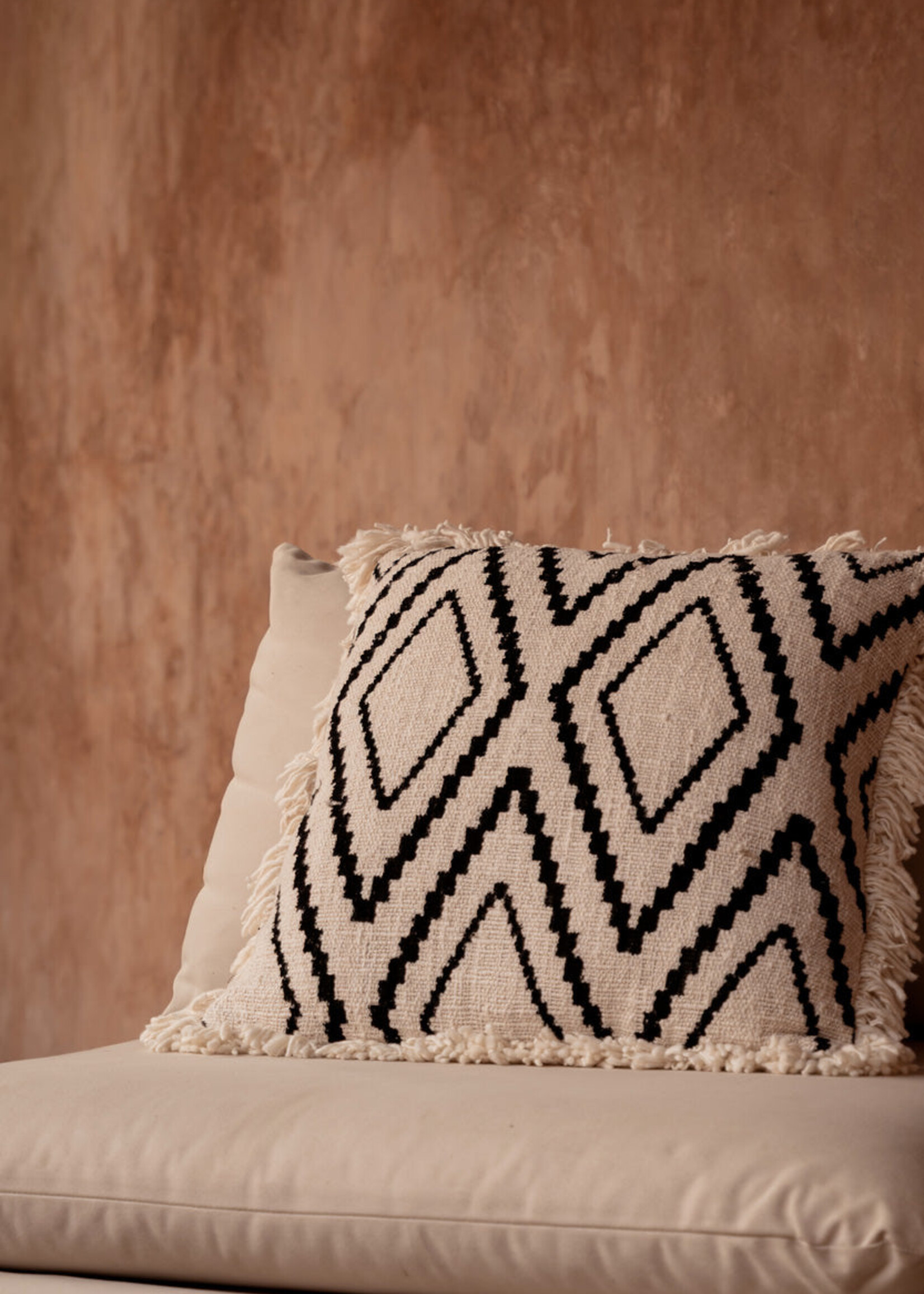 Bazar Bizar Antwerp The Sahara Diamond Cushion Cover - Natural Black