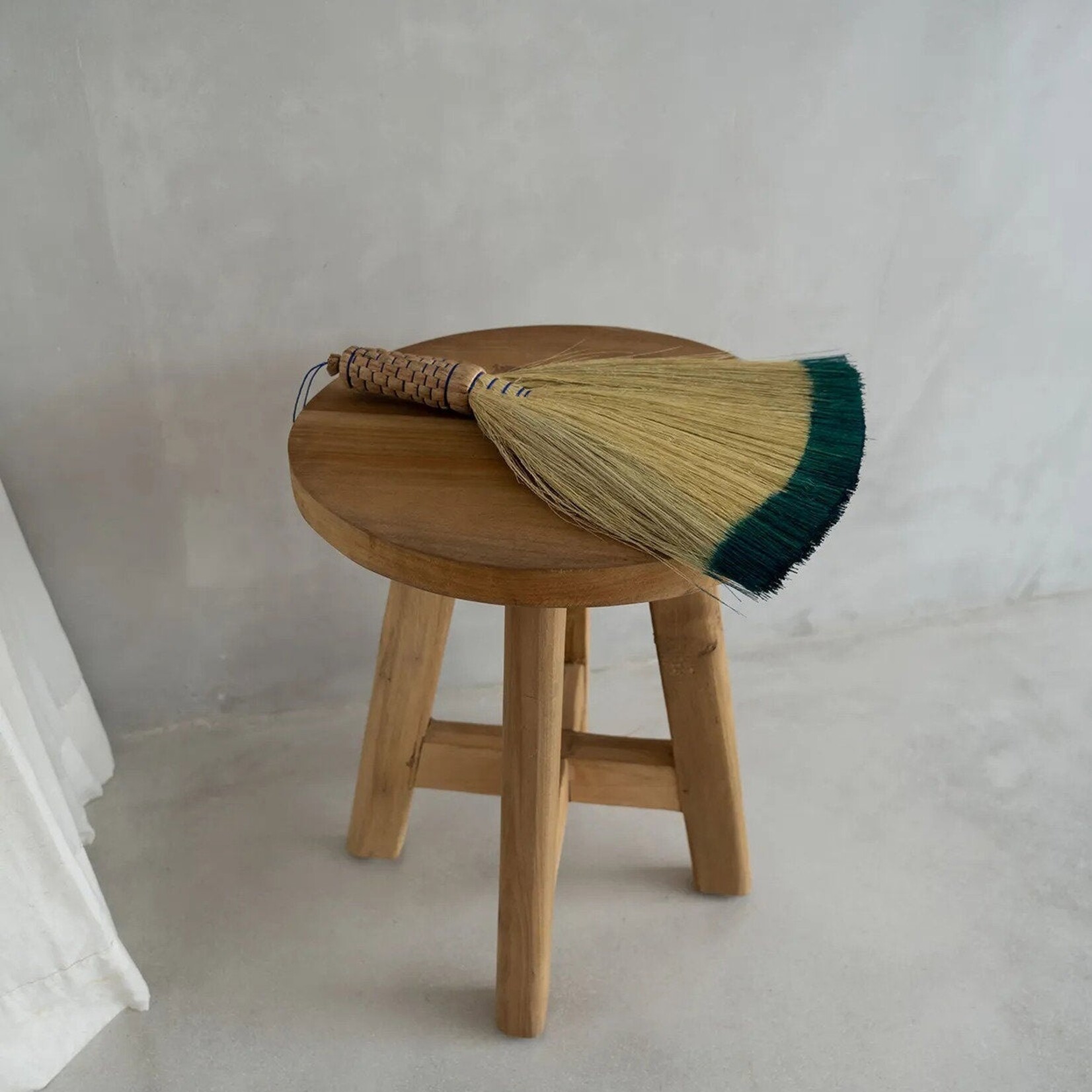 Bazar Bizar The Sweeping Brush - Natural Turquoise