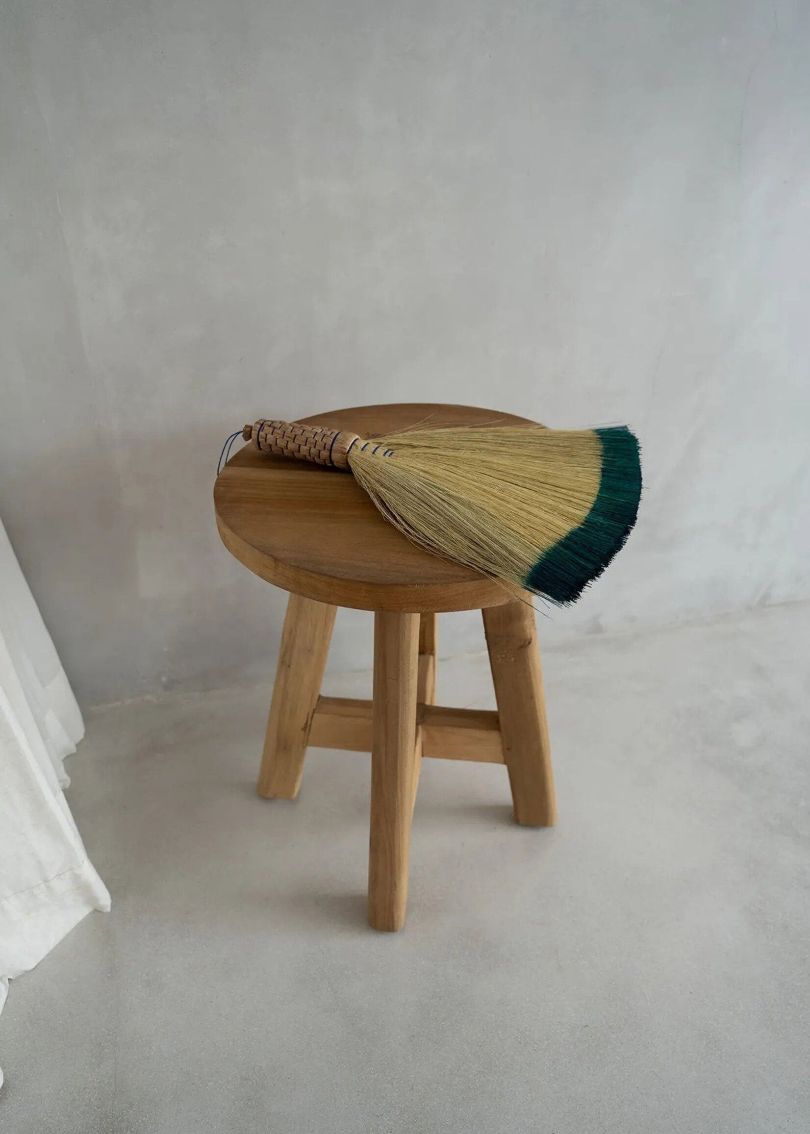 Bazar Bizar The Sweeping Brush - Natural Turquoise