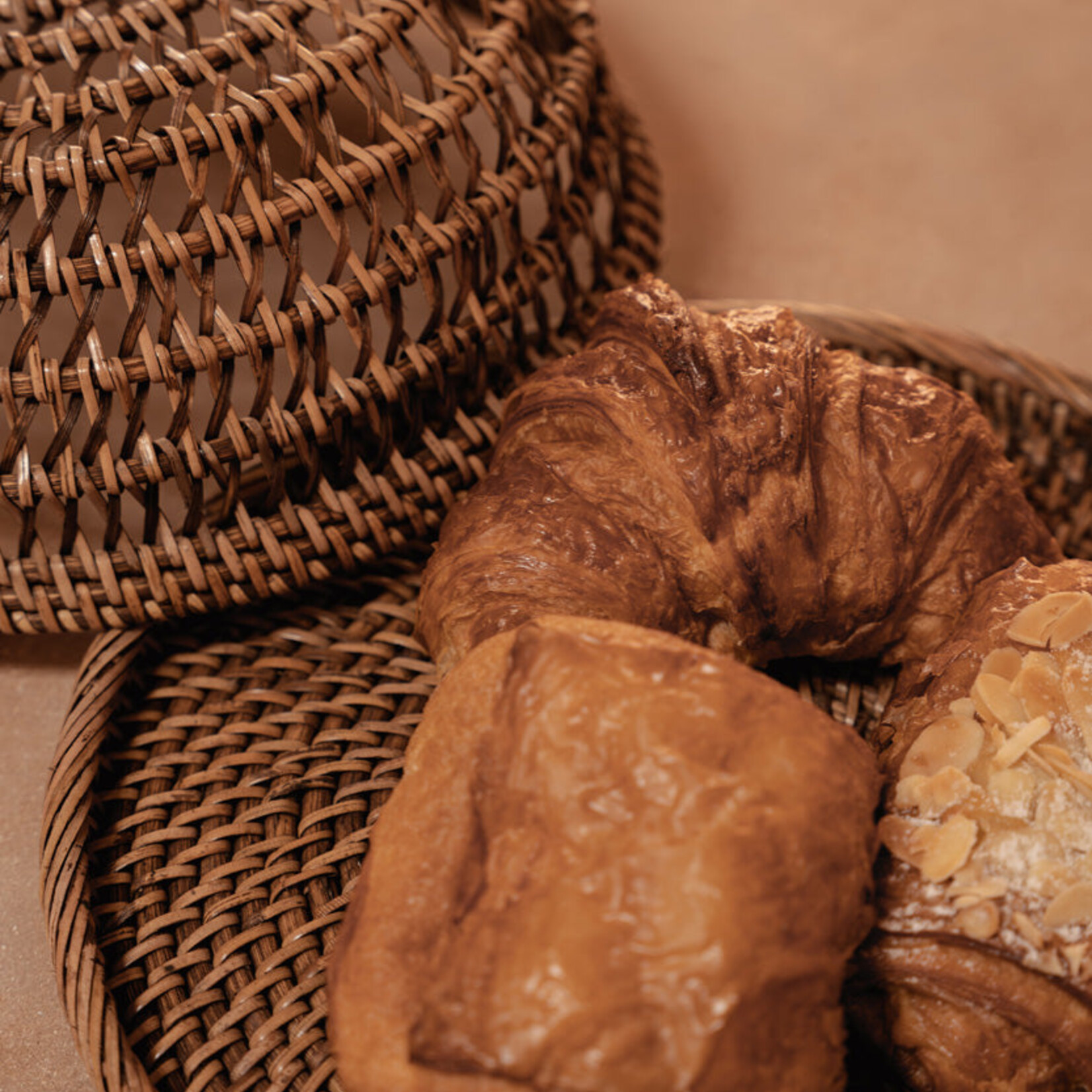 Bazar Bizar Antwerp The Rattan Food Cover - Natural Brown - M