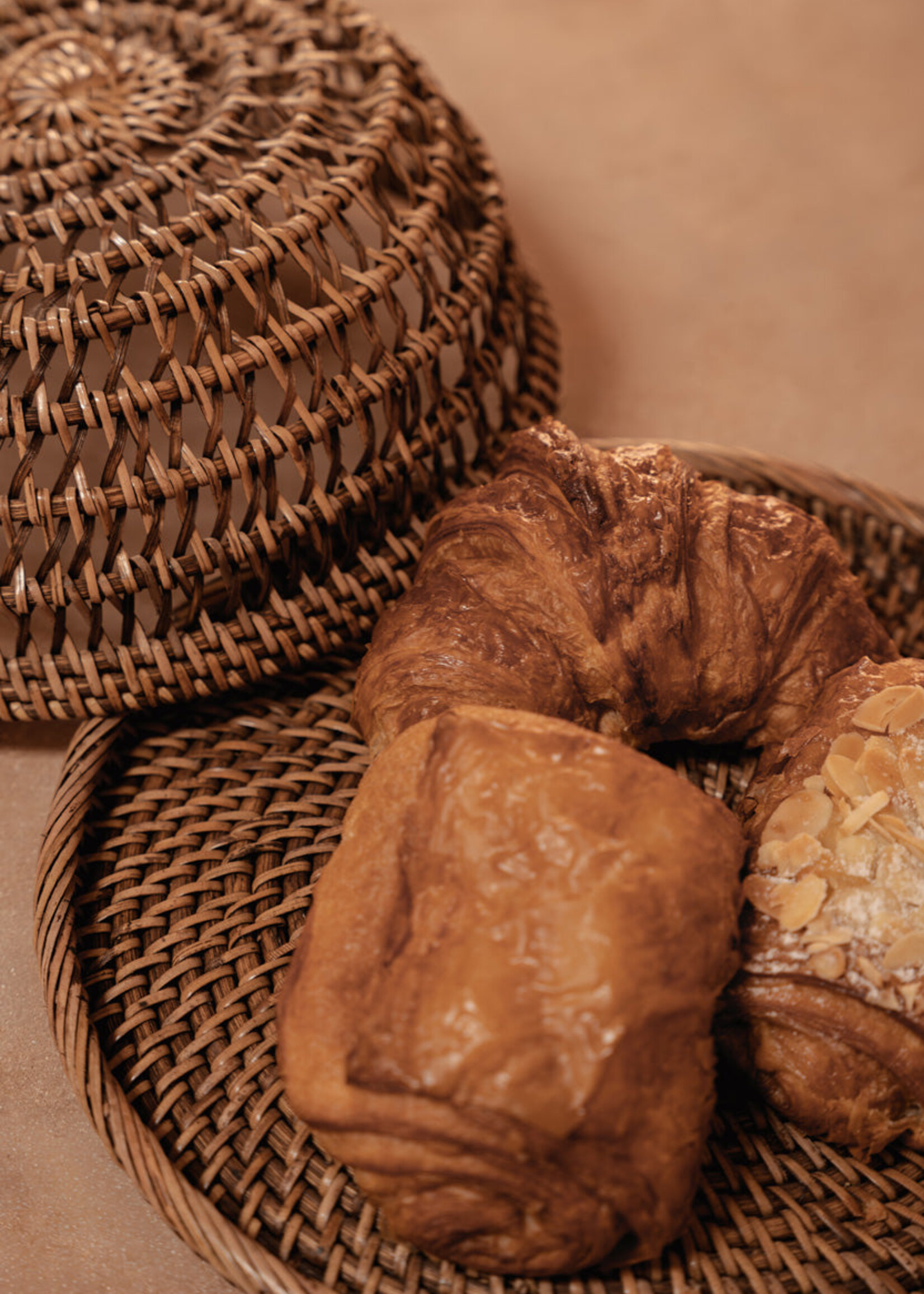Bazar Bizar Antwerp The Rattan Food Cover - Natural Brown - M