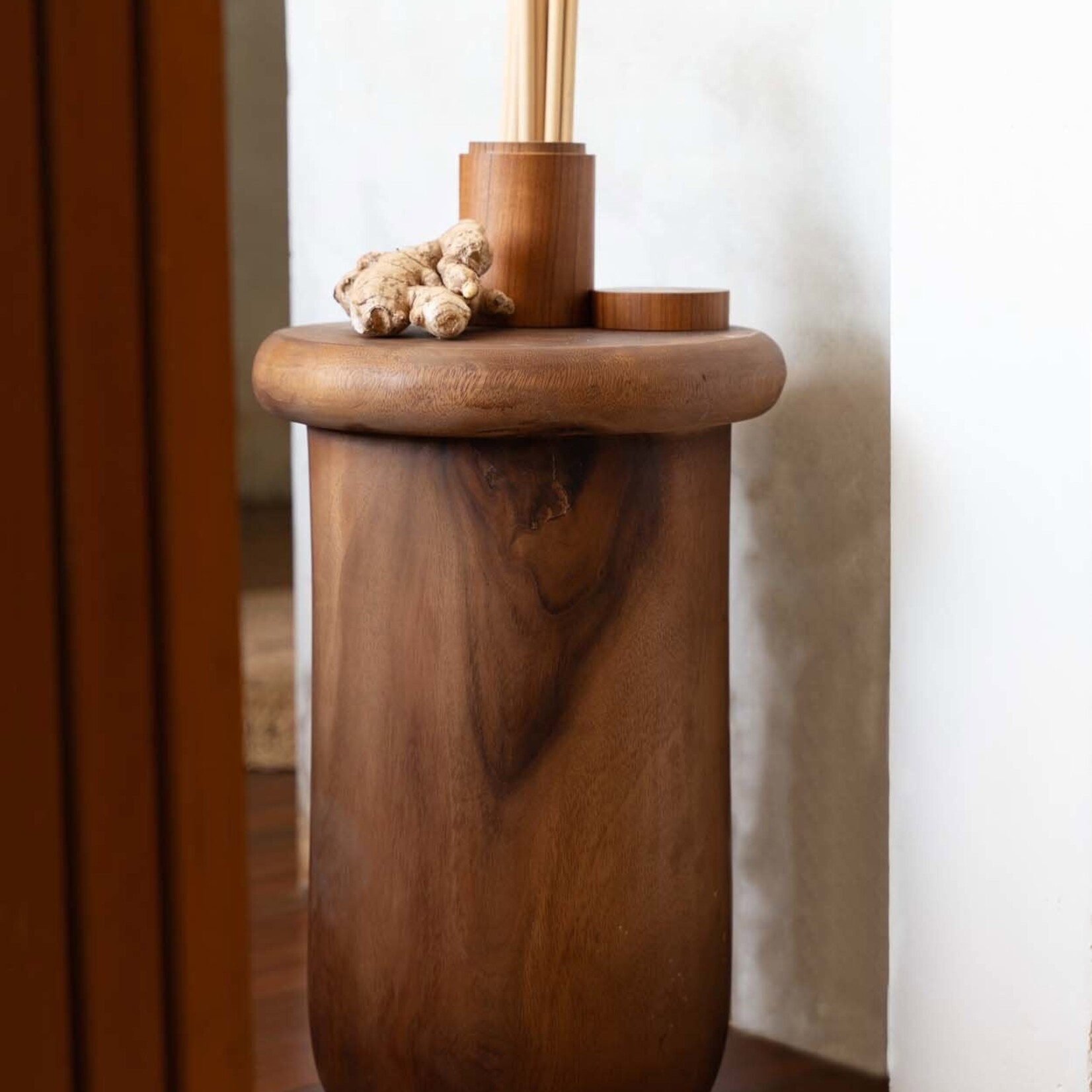 Bazar Bizar Antwerp The Killa Stool - Natural