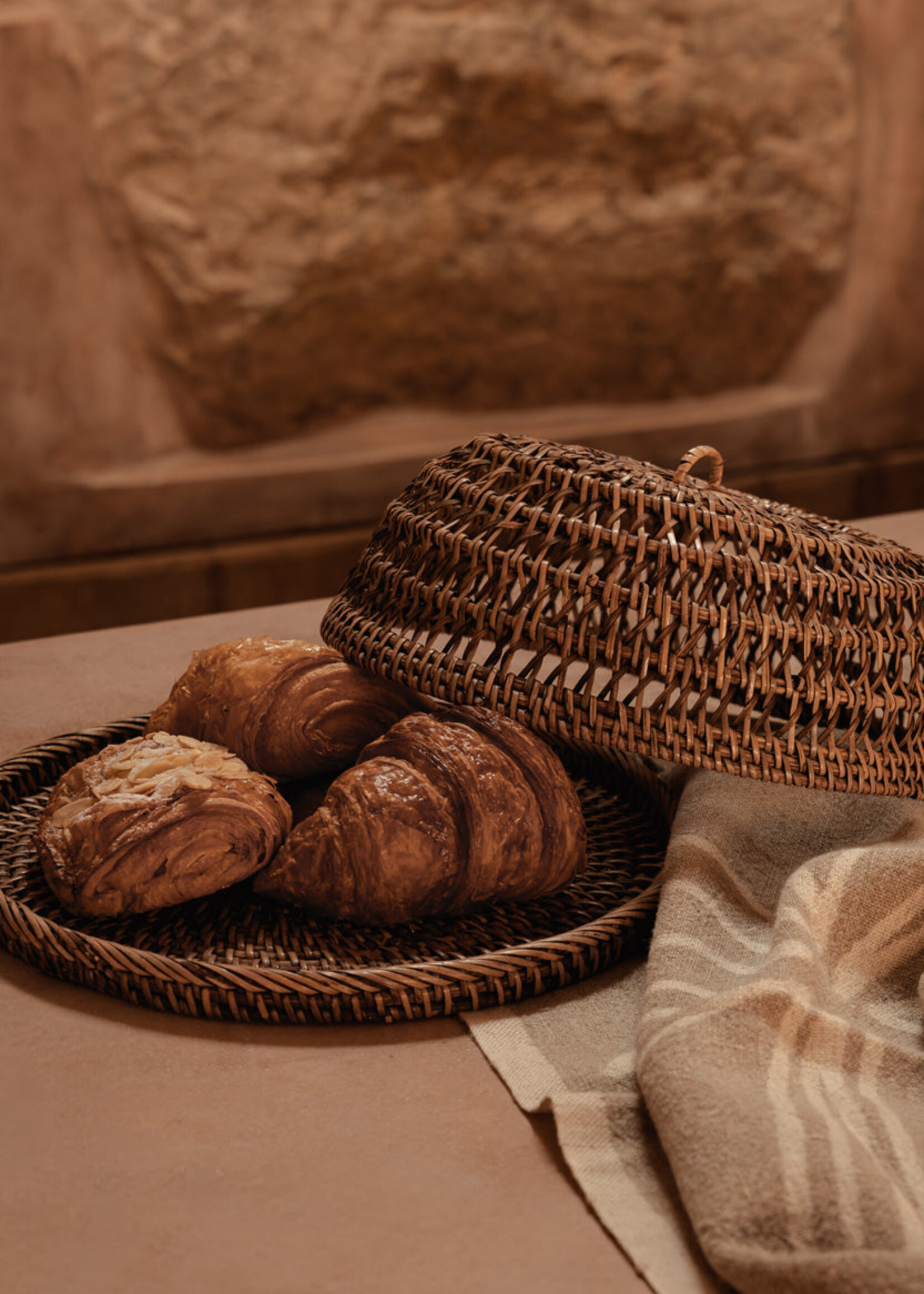 Bazar Bizar Antwerp The Rattan Food Cover - Natural Brown - M