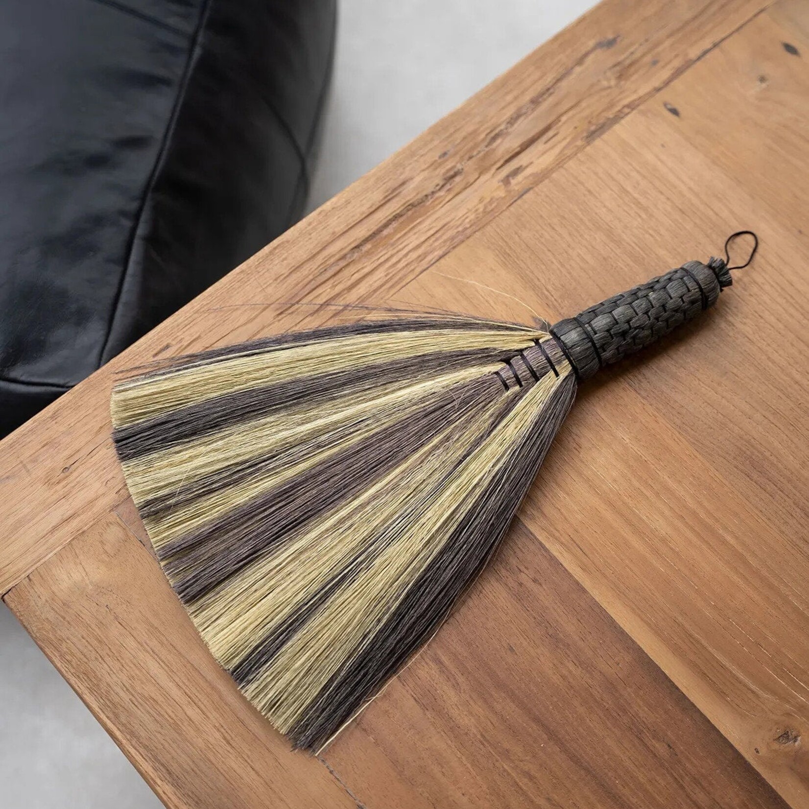 Bazar Bizar Antwerp The Sweeping Brush - Black Natural