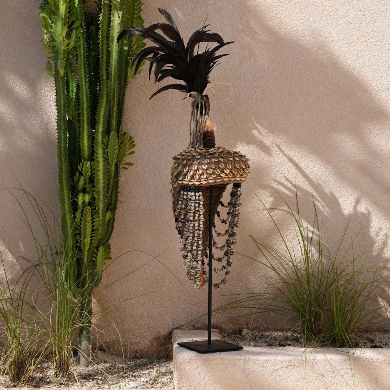Bazar Bizar Antwerp The Shell Hat on Stand - Natural Black