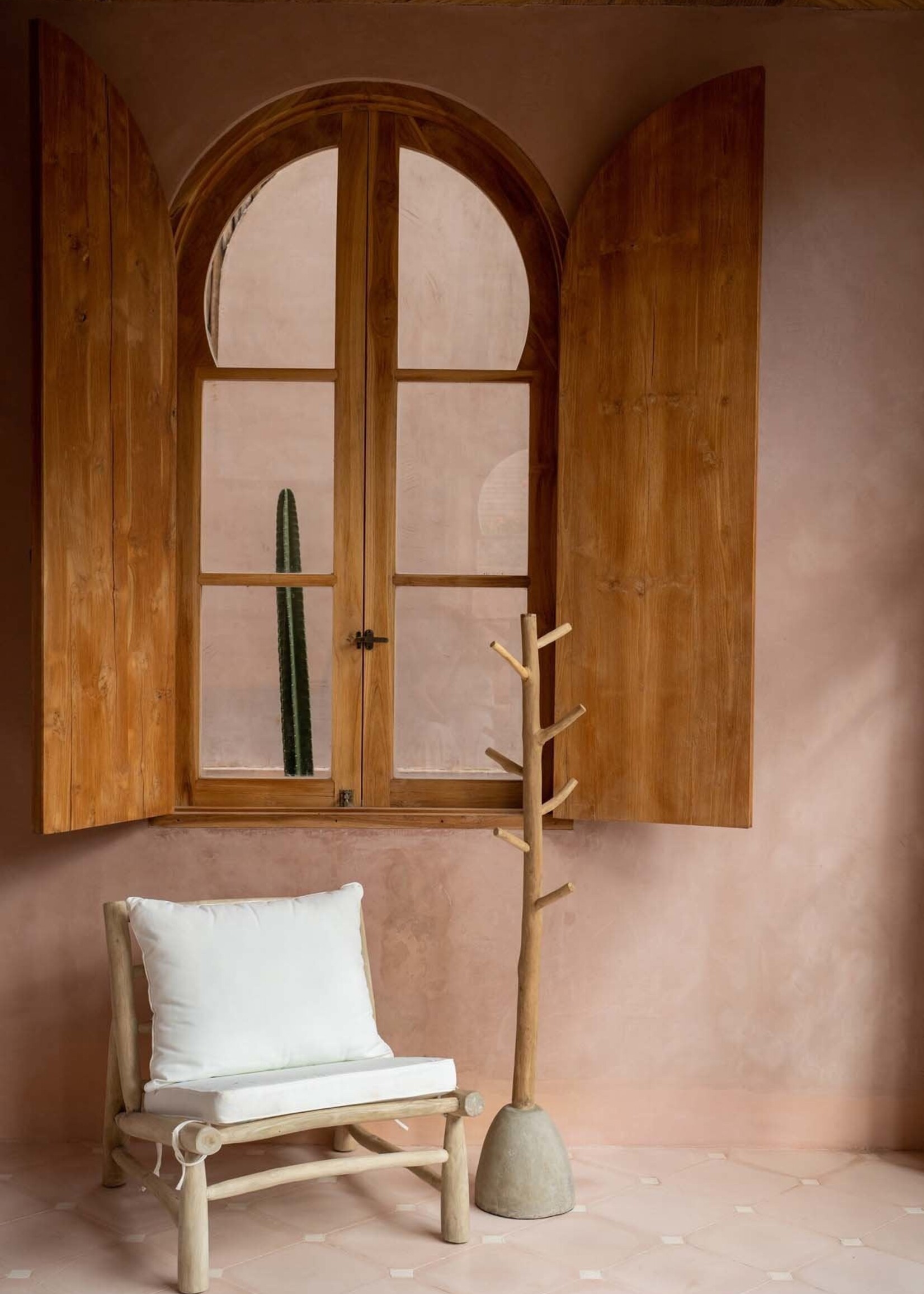 Bazar Bizar Antwerp The Concrete Coat Hanger - Natural