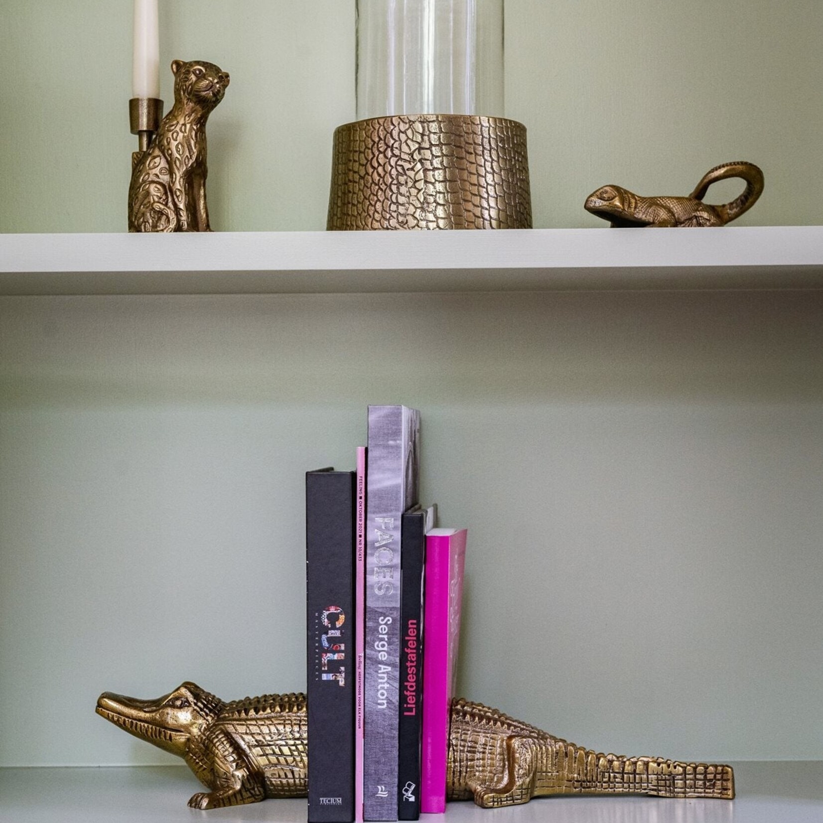 Bazar Bizar Antwerp The Croco Candle Holder with Glass - Brass - L