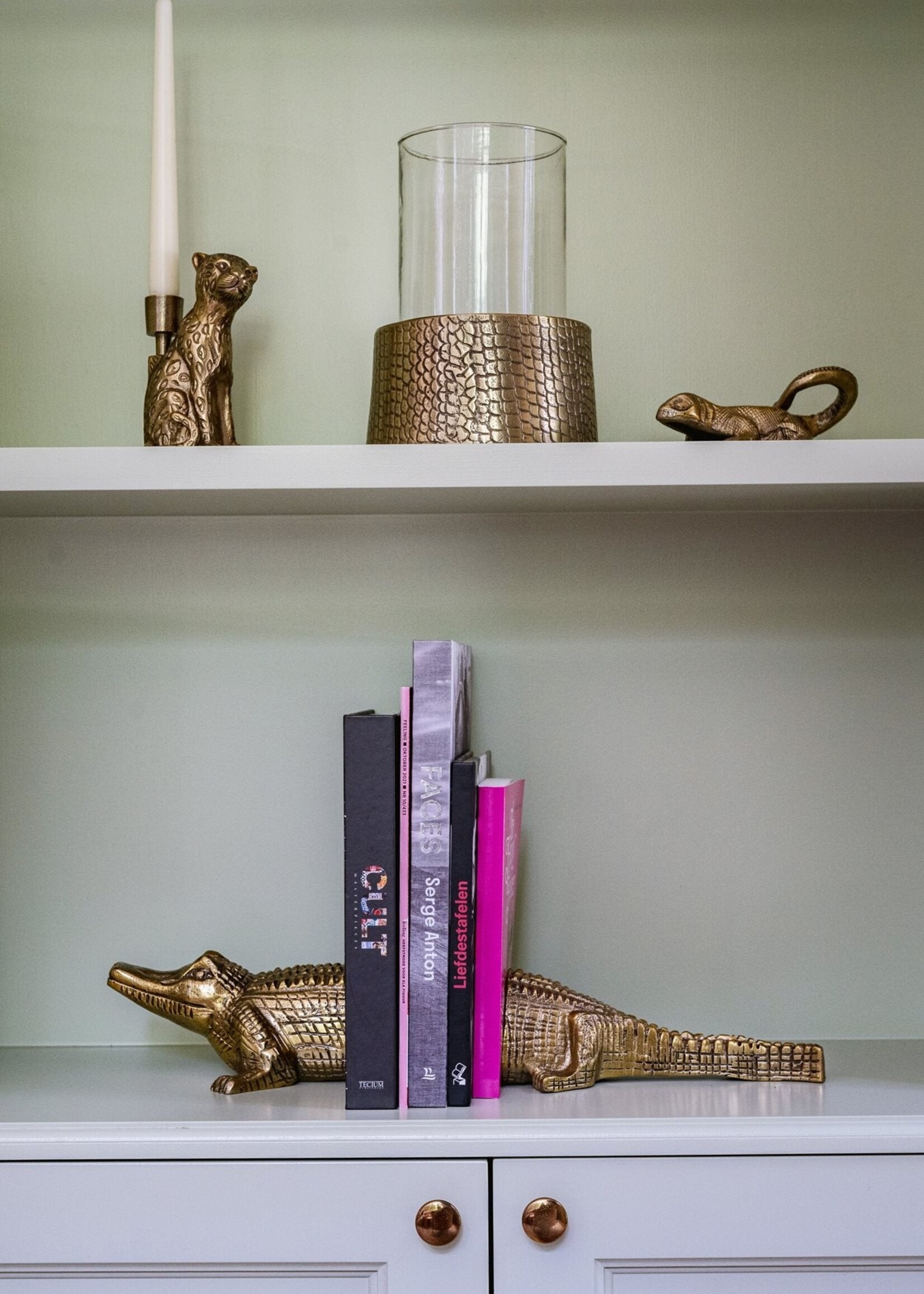 Bazar Bizar Antwerp The Croco Candle Holder with Glass - Brass - L