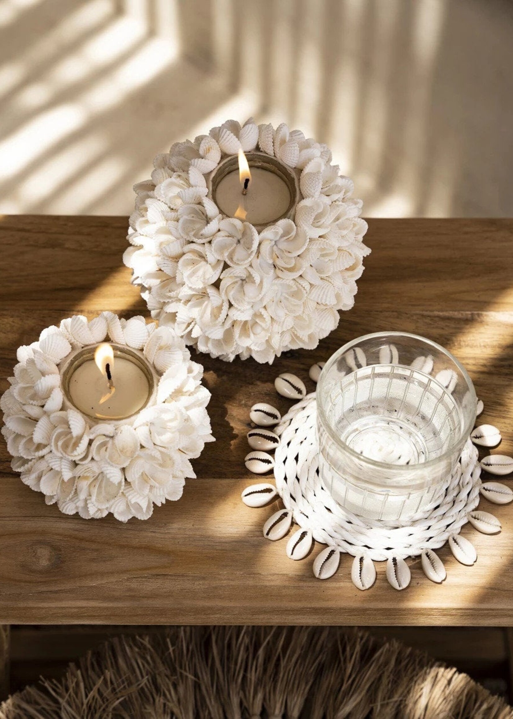 Bazar Bizar Antwerp The Seagrass Shell Coaster - White