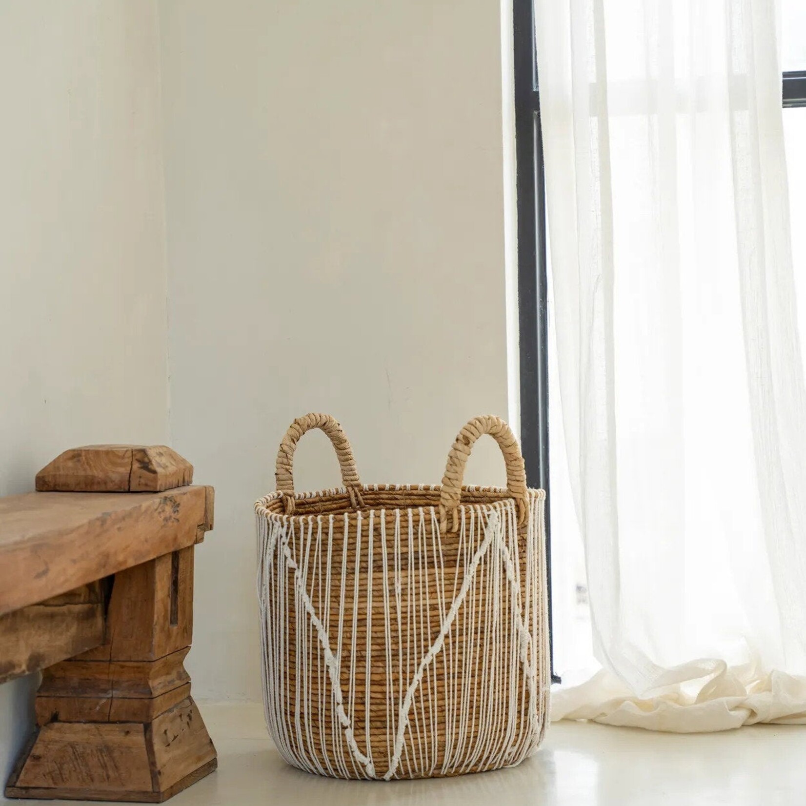 Bazar Bizar Antwerp The Straight Stitched Macrame Basket - M