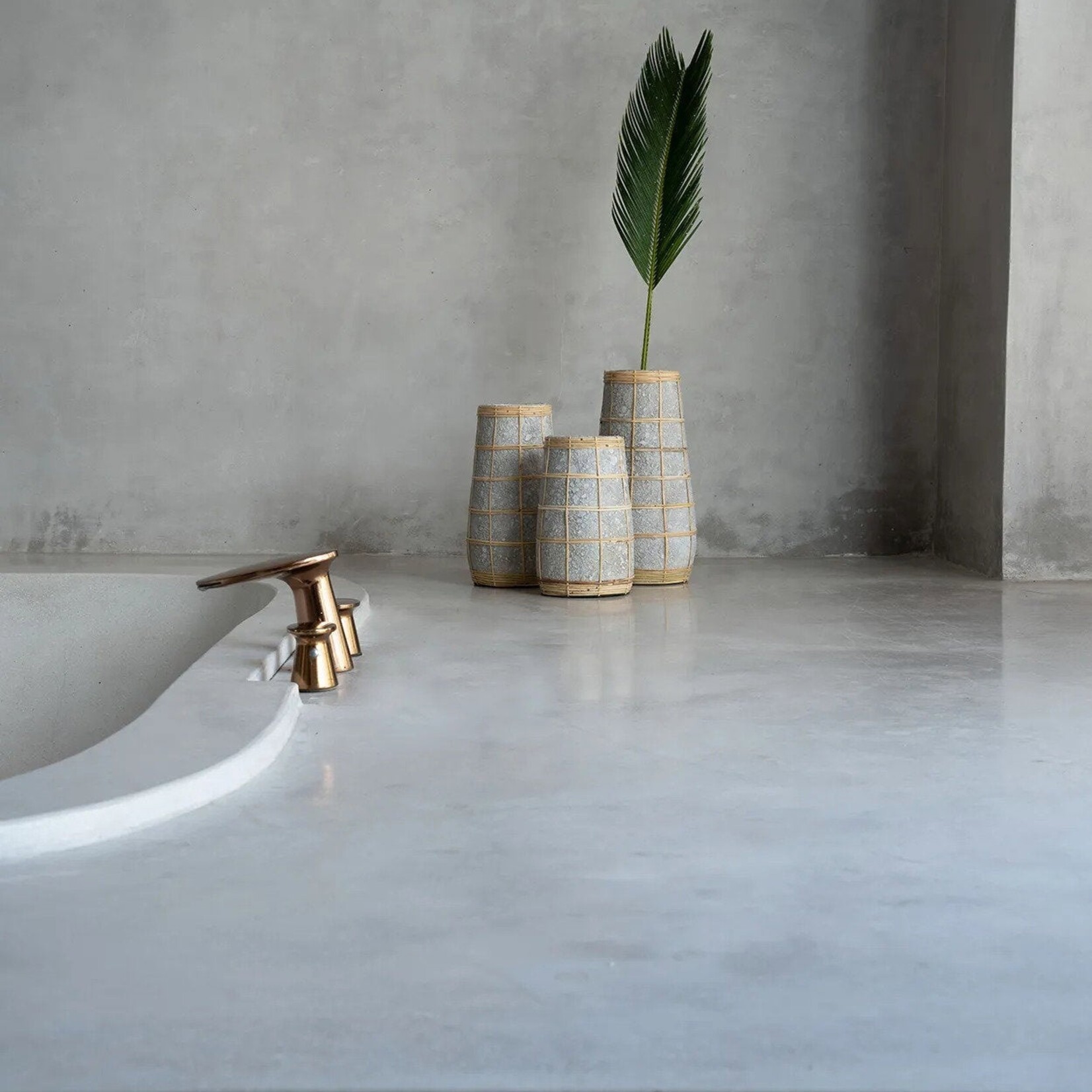 Bazar Bizar Antwerp The Cutie Vase - Concrete Natural - M