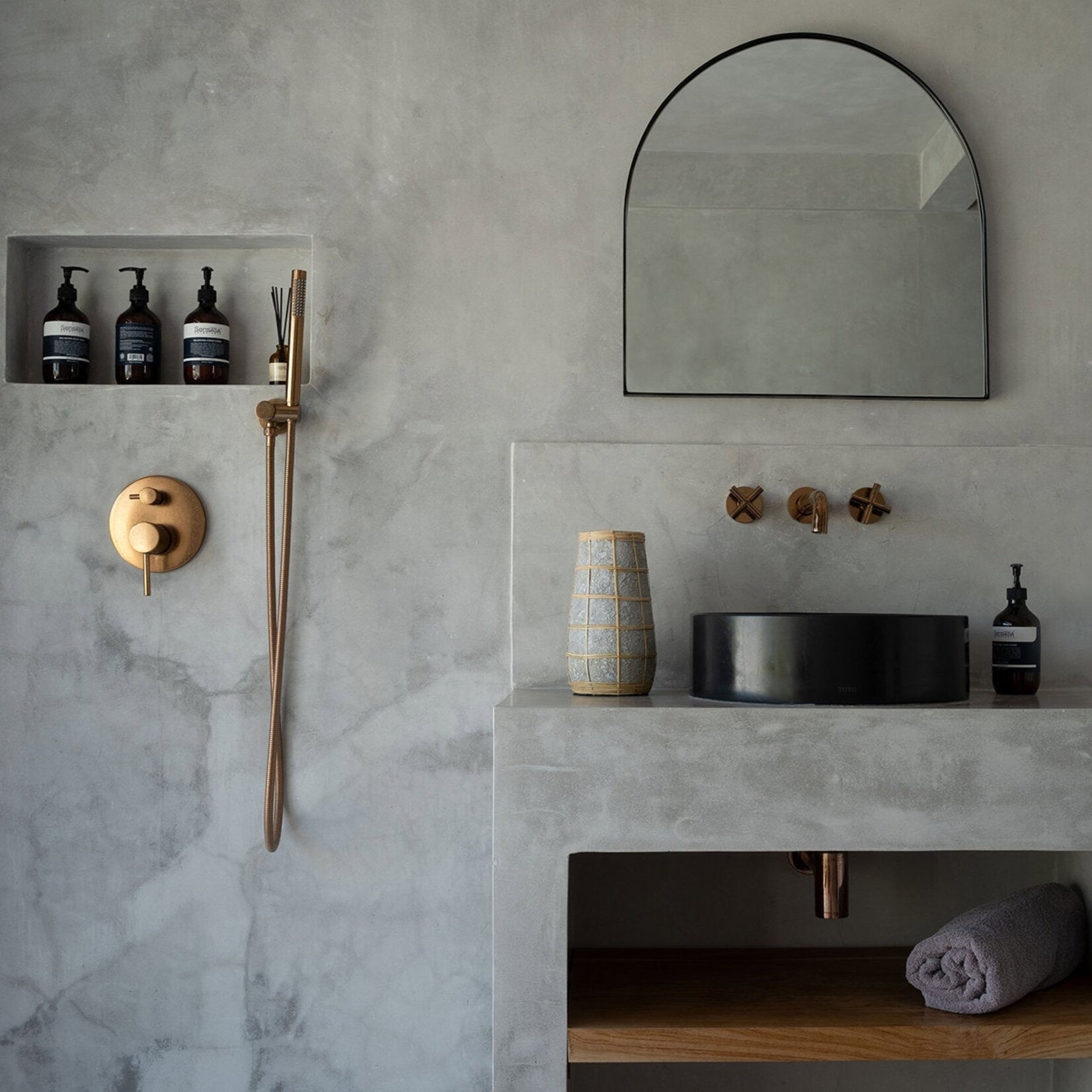 Bazar Bizar Antwerp The Cutie Vase - Concrete Natural - L