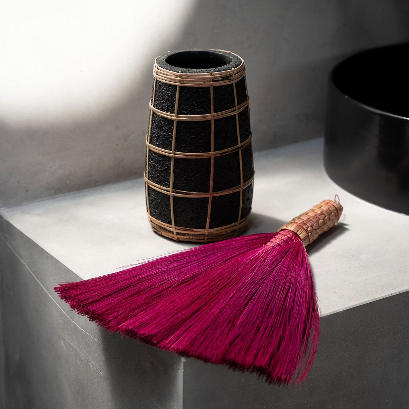 Bazar Bizar Antwerp The Cutie Vase - Black Natural - S