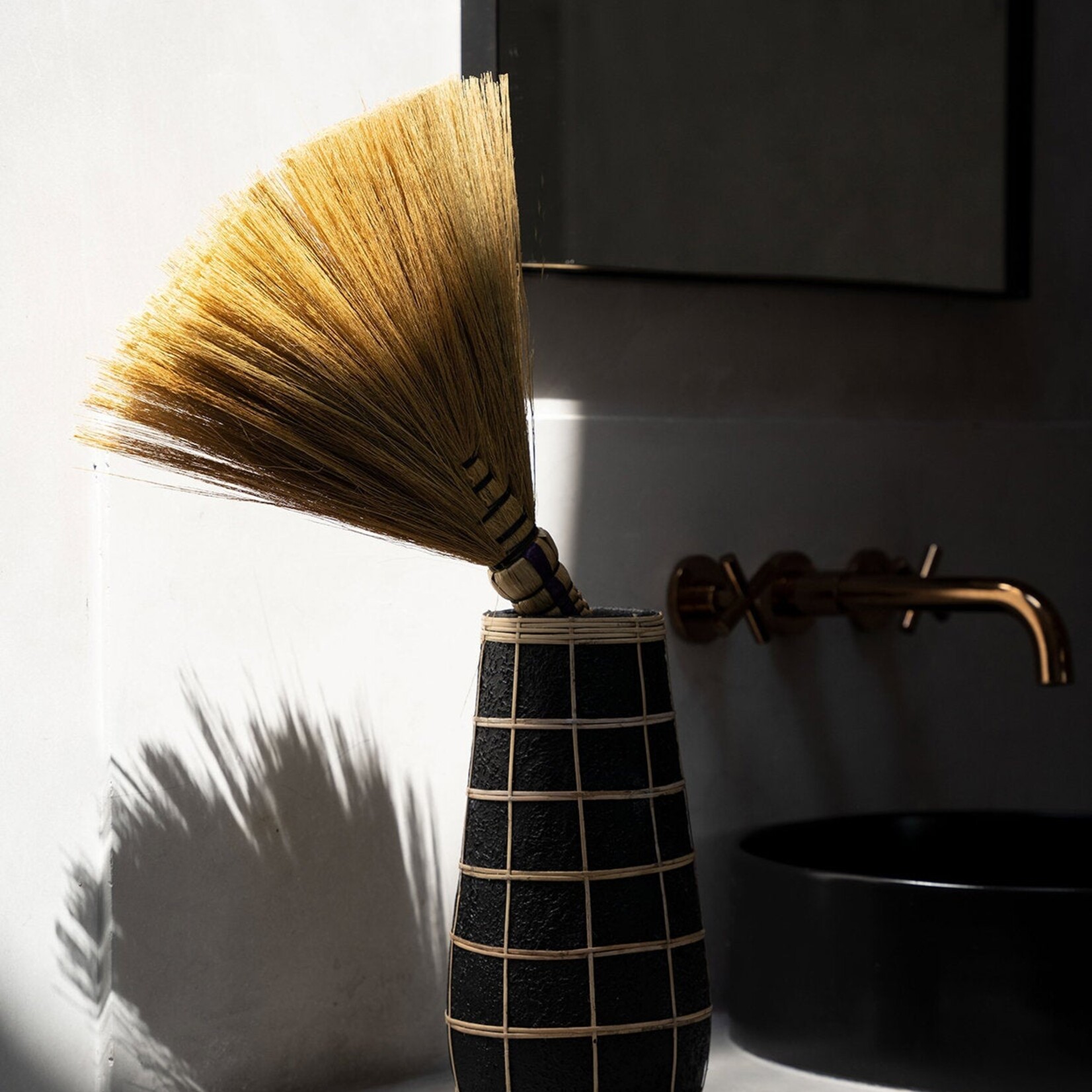 Bazar Bizar Antwerp The Cutie Vase - Black Natural - L