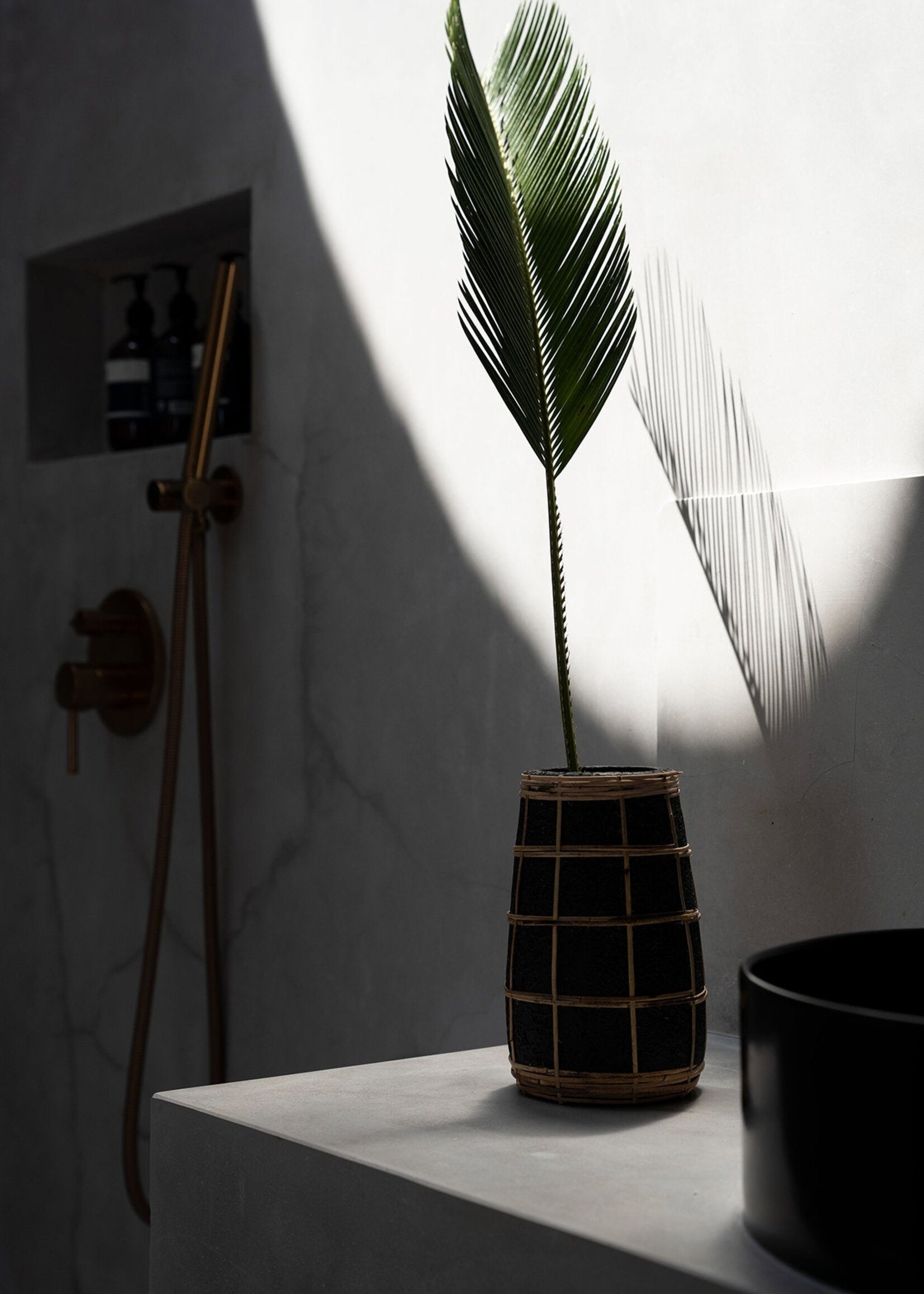 Bazar Bizar Antwerp The Cutie Vase - Black Natural - S