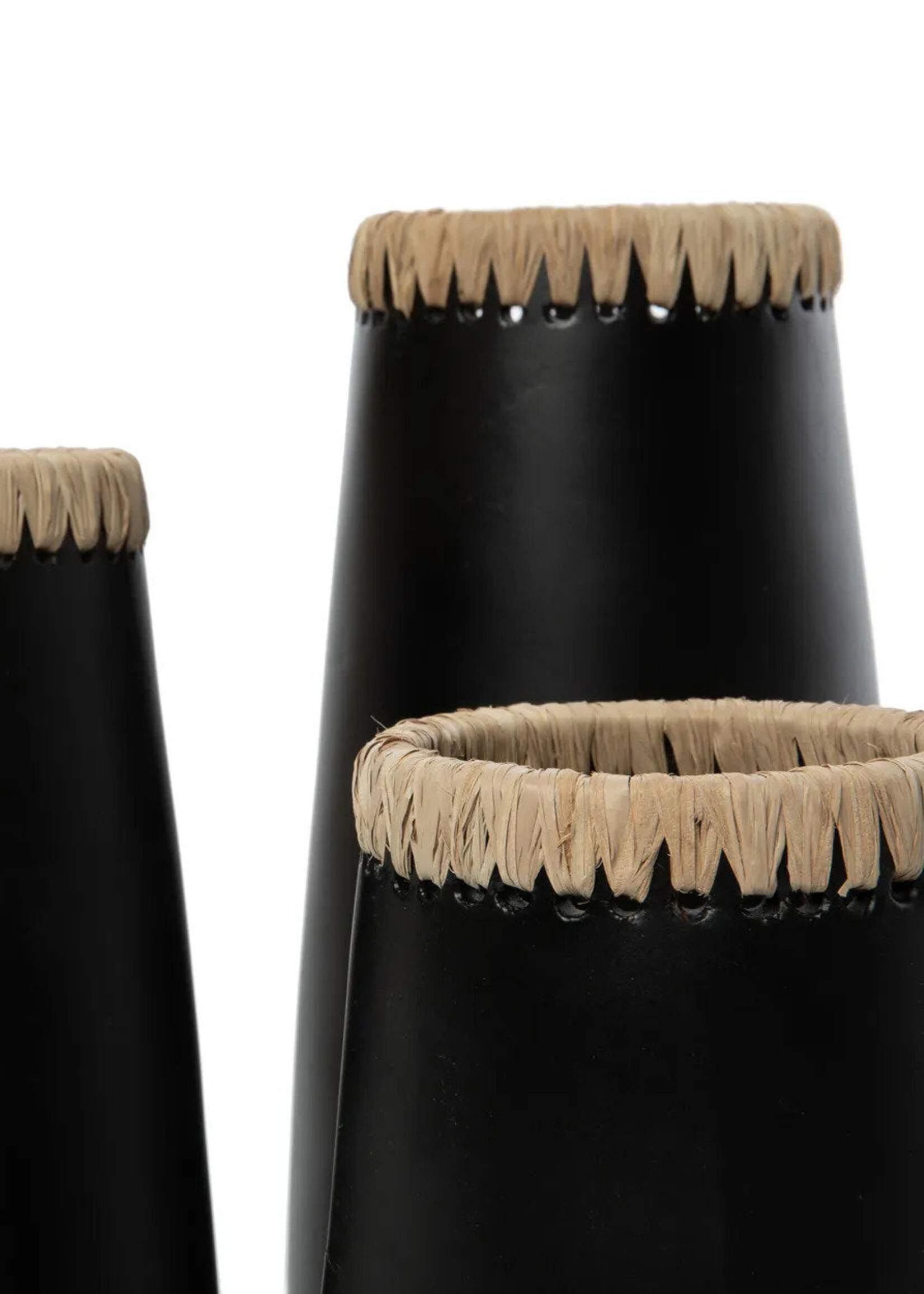 Bazar Bizar Antwerp The Sneaky Vase - Black Natural - L