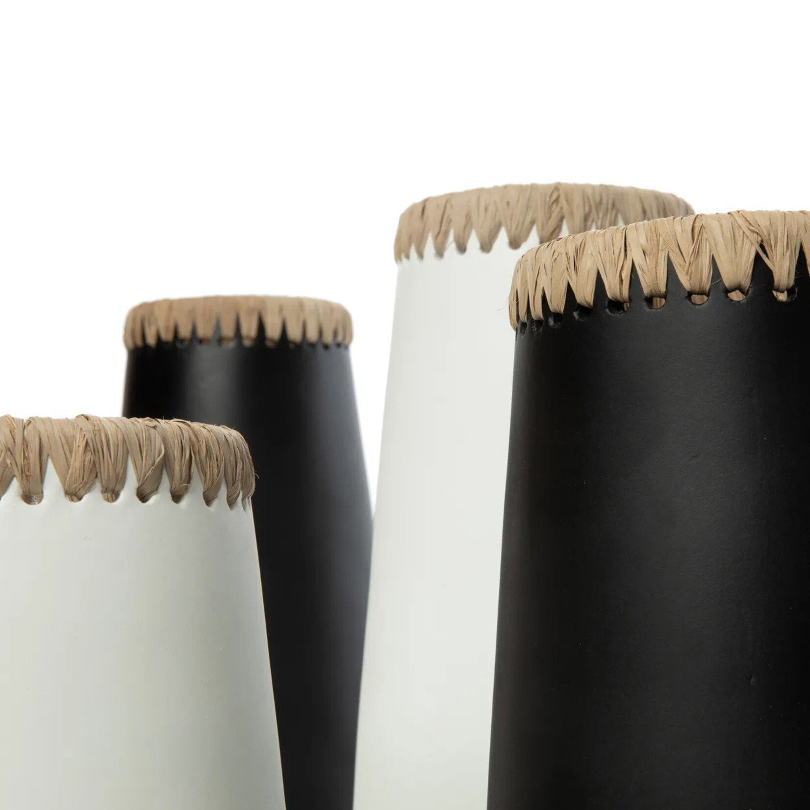 Bazar Bizar Antwerp The Sneaky Vase - Black Natural - L