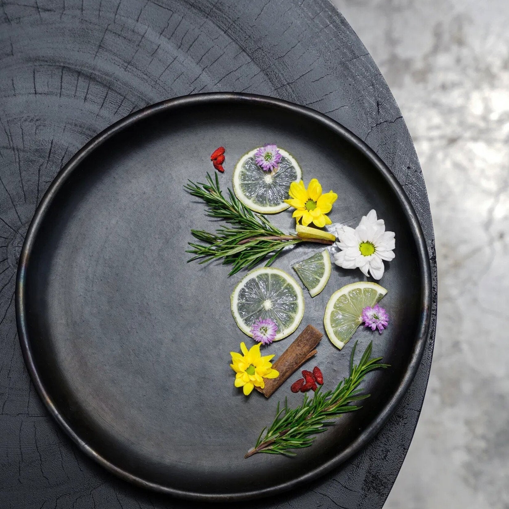 Bazar Bizar Antwerp The Burned Classic Plate - Black - L
