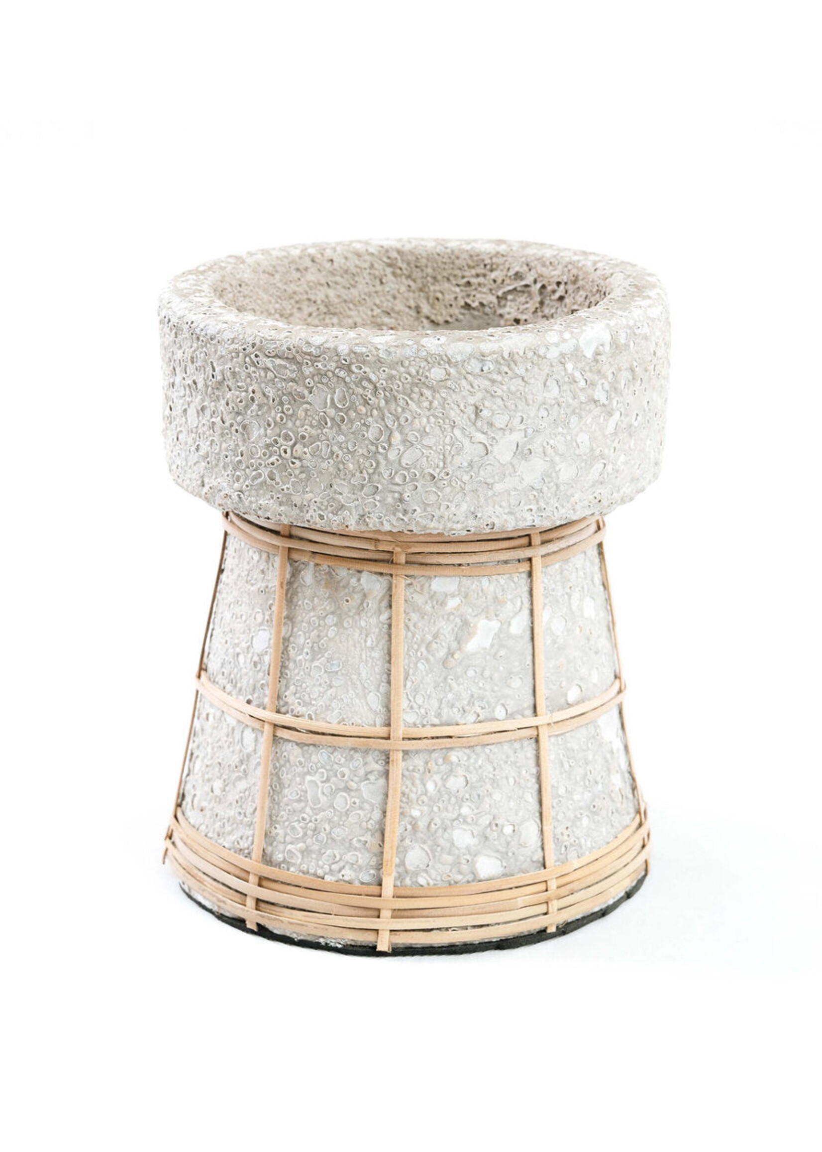 Bazar Bizar Antwerp The Serene Candle Holder - Concrete Natural - M