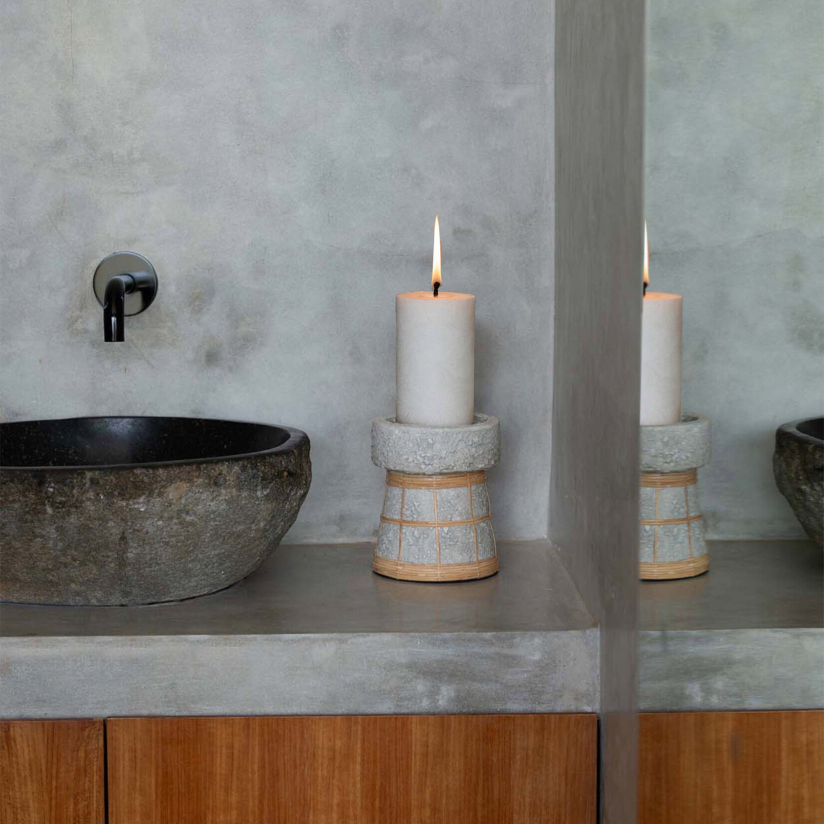 Bazar Bizar Antwerp The Serene Candle Holder - Concrete Natural - M