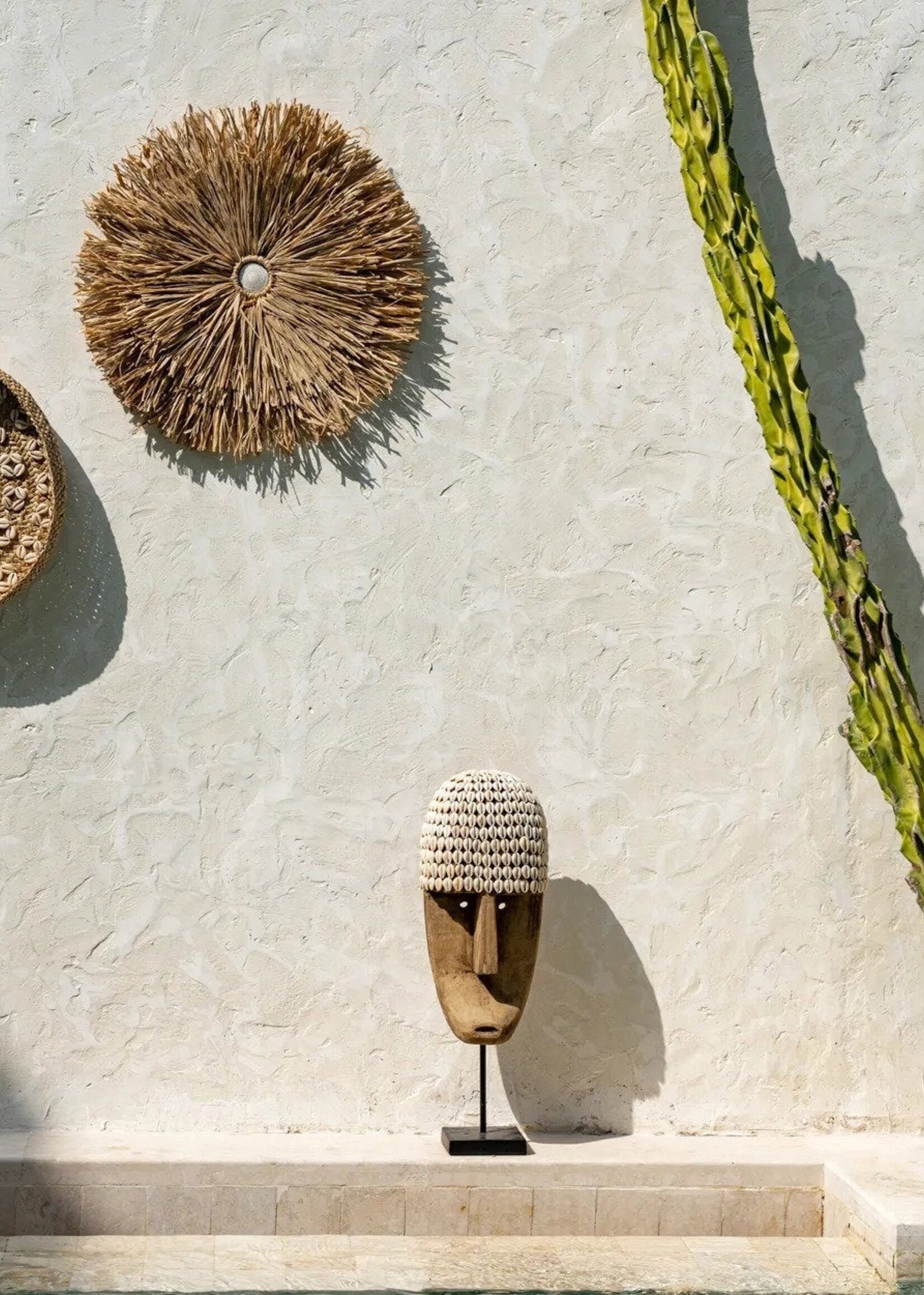 Bazar Bizar Antwerp The Cowrie Mask on Stand - Medium
