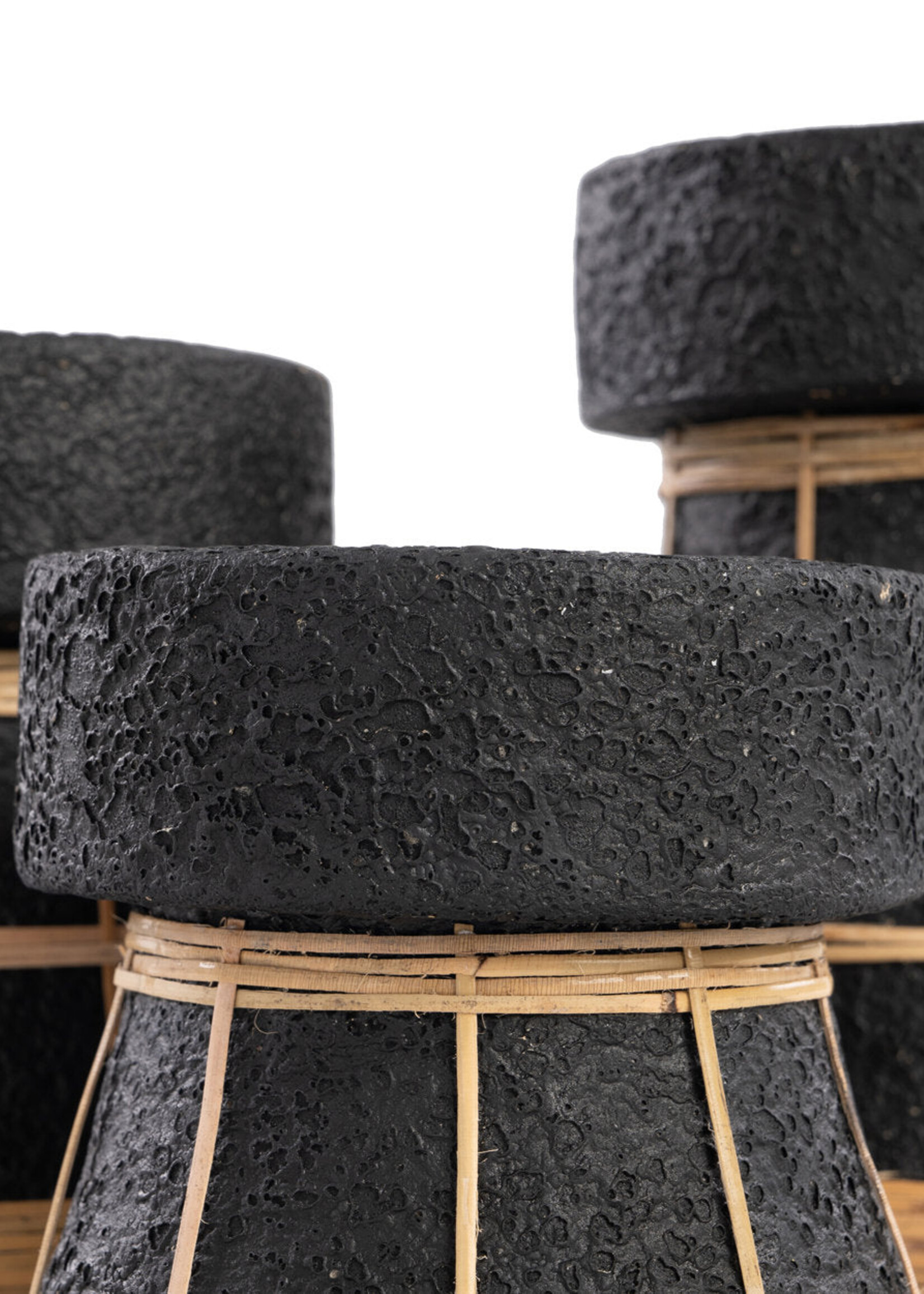 Bazar Bizar Antwerp The Serene Candle Holder - Black Natural - L
