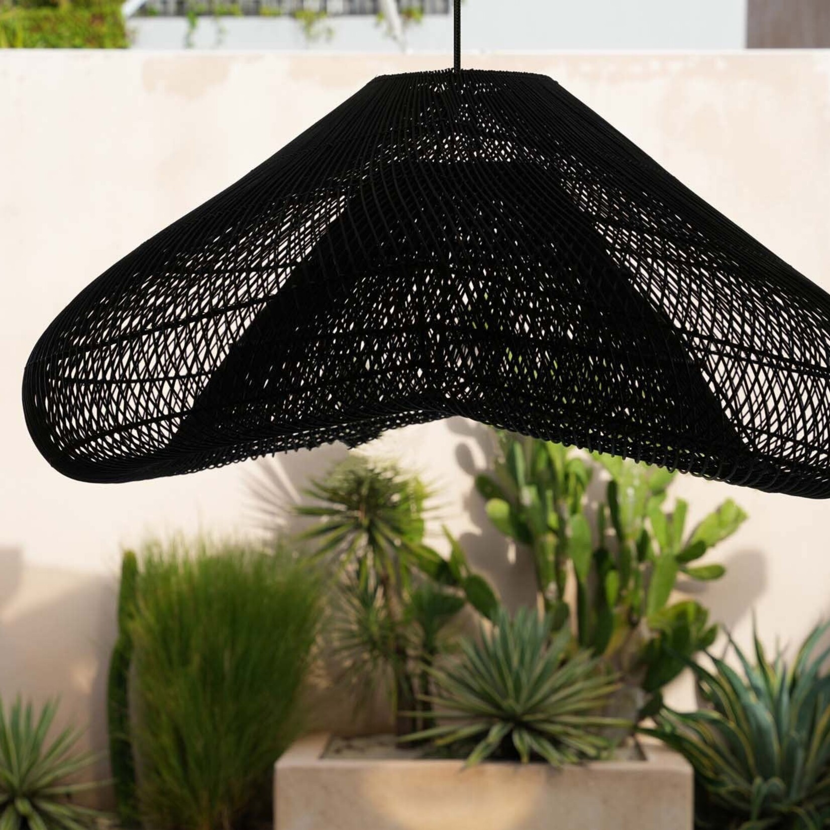 Bazar Bizar Antwerp The Cloud Pendant - Black - XXL